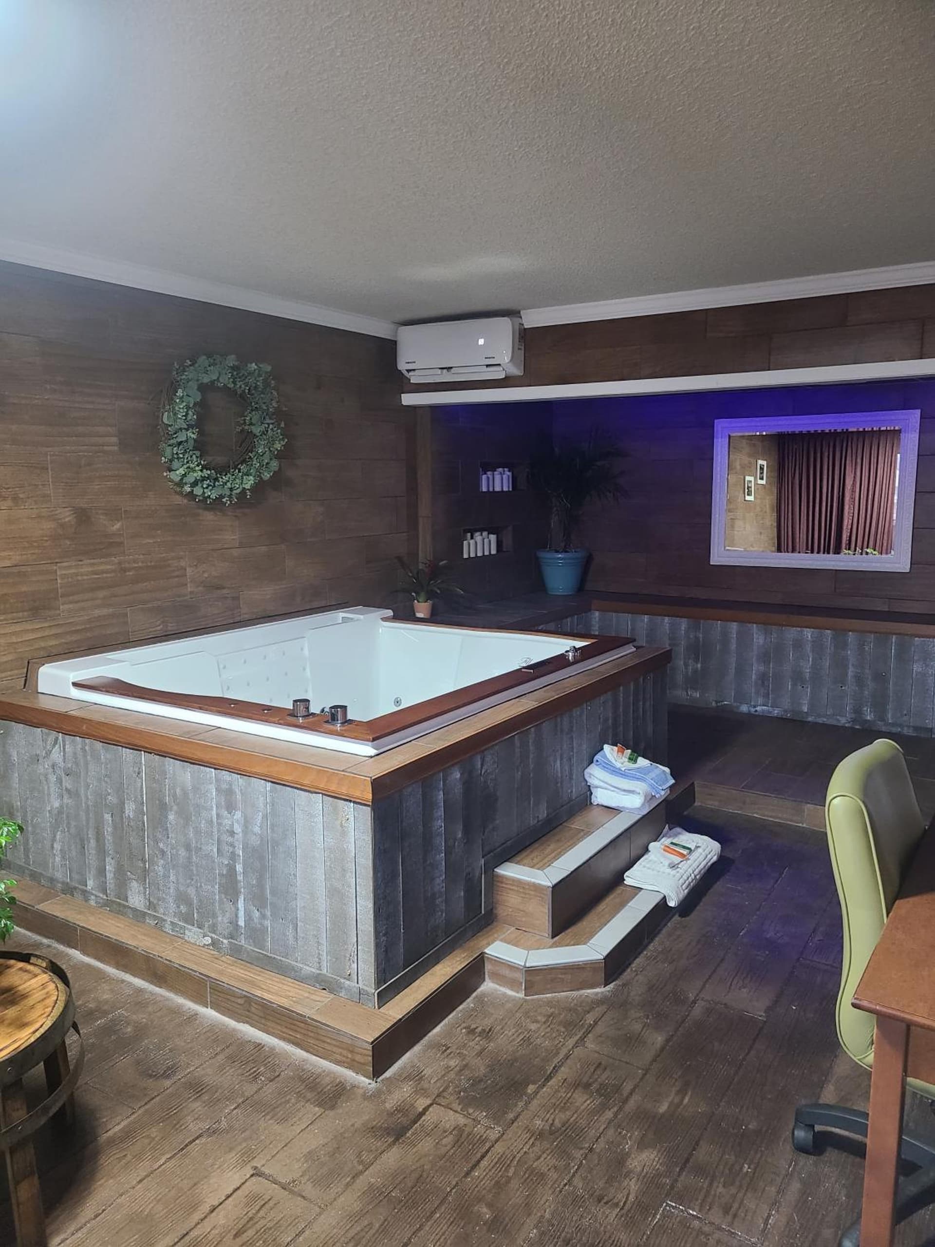 Route 66 Hotel, Southern View, Illinois property views in Springfield, IL — gallery photo 3