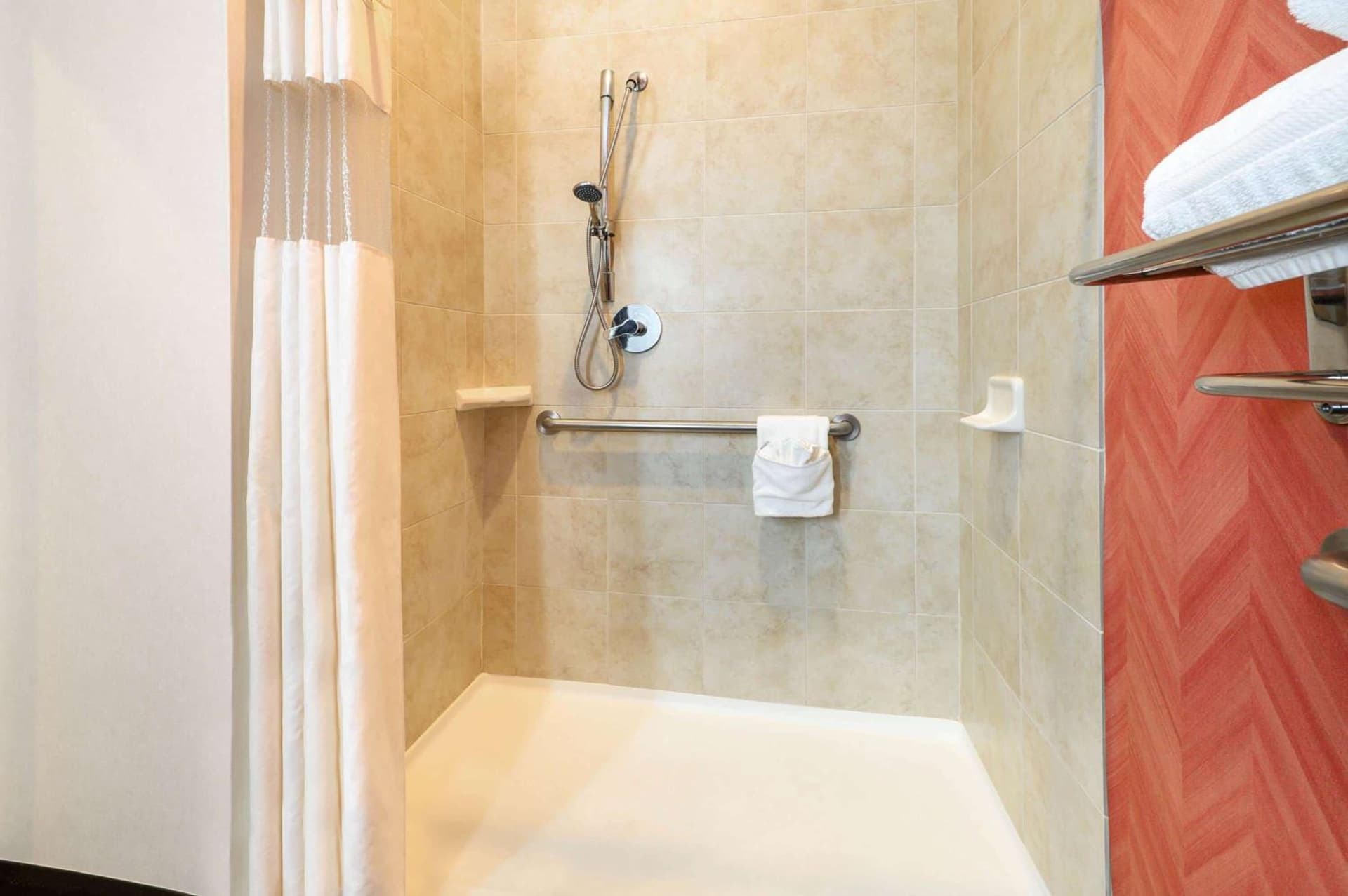 La Quinta Inn & Suites by Wyndham Longview North gallery photo in Longview, TX — image 4