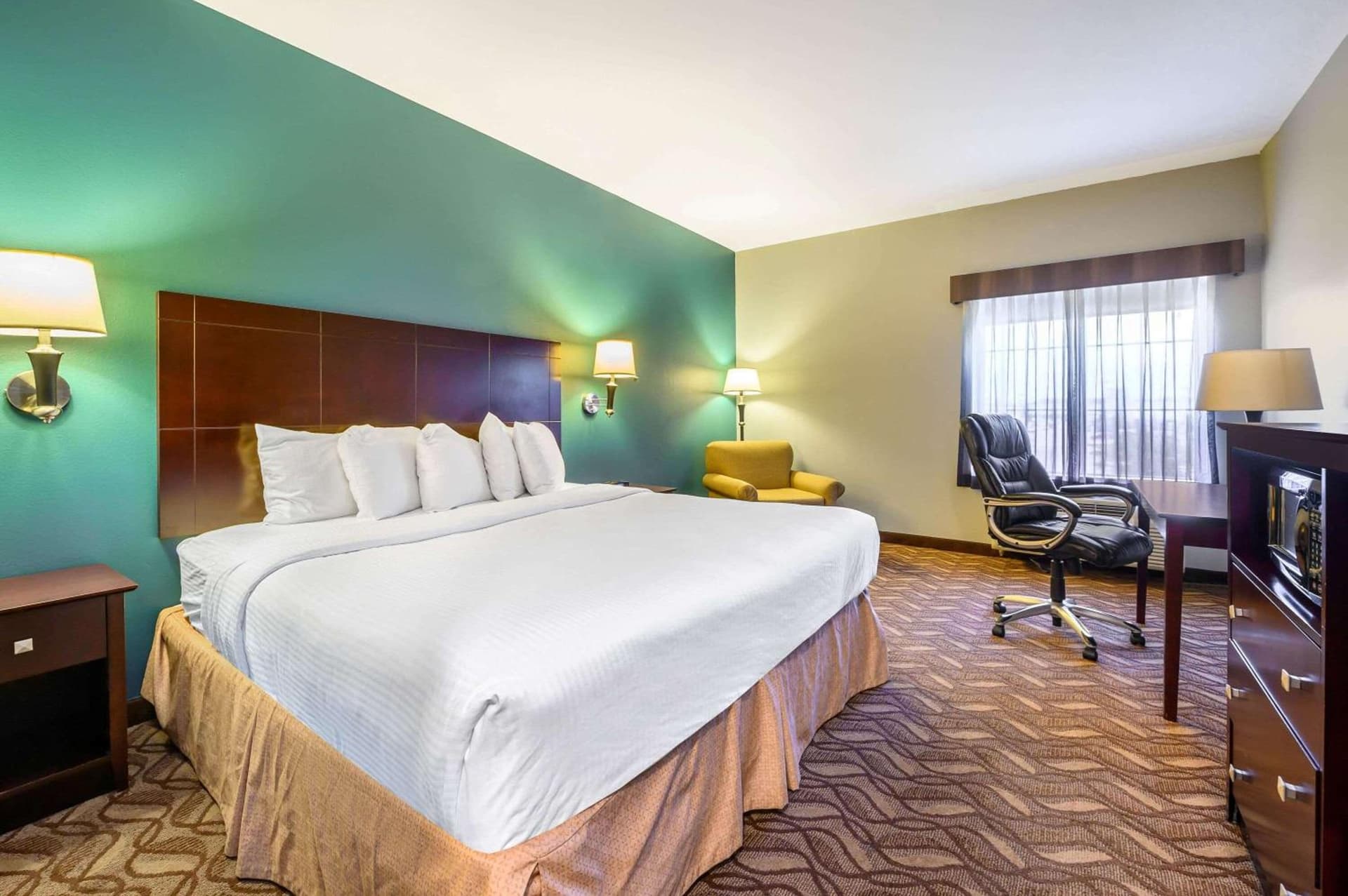 La Quinta Inn & Suites by Wyndham Longview North gallery photo in Longview, TX — image 28