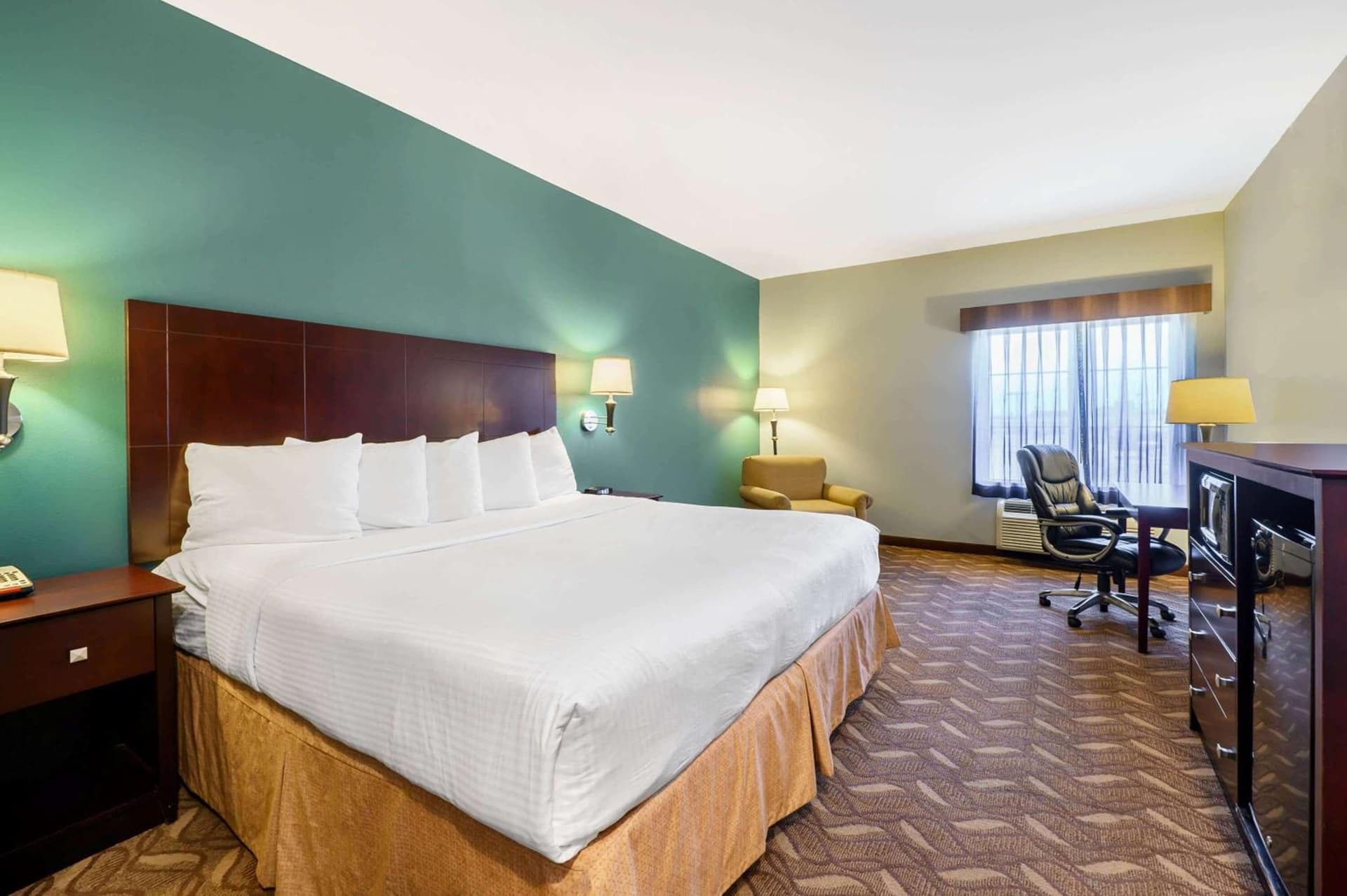La Quinta Inn & Suites by Wyndham Longview North gallery photo in Longview, TX — image 11