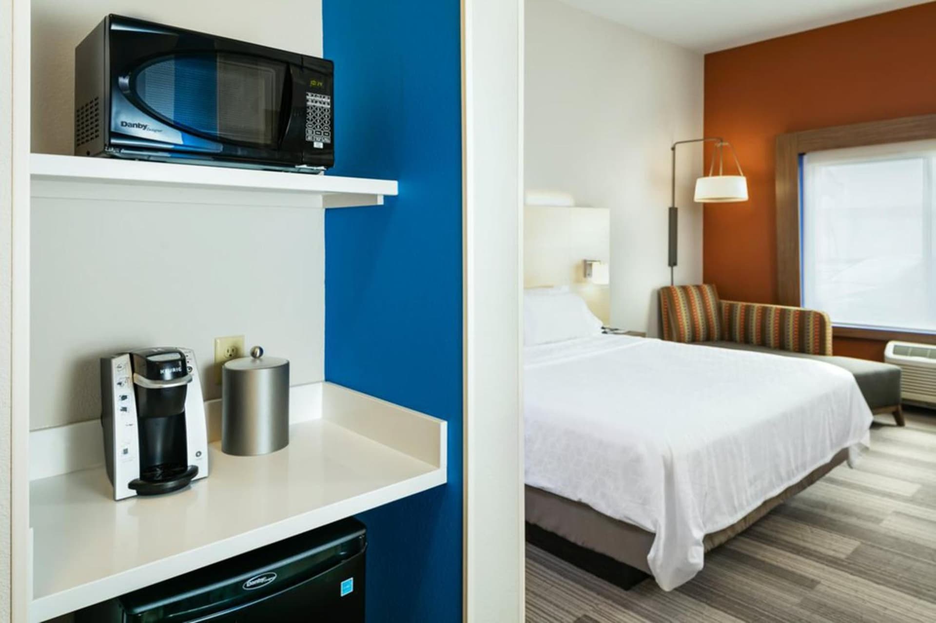Holiday Inn Express & Suites - Medford by IHG gallery photo in Medford, OR — image 37