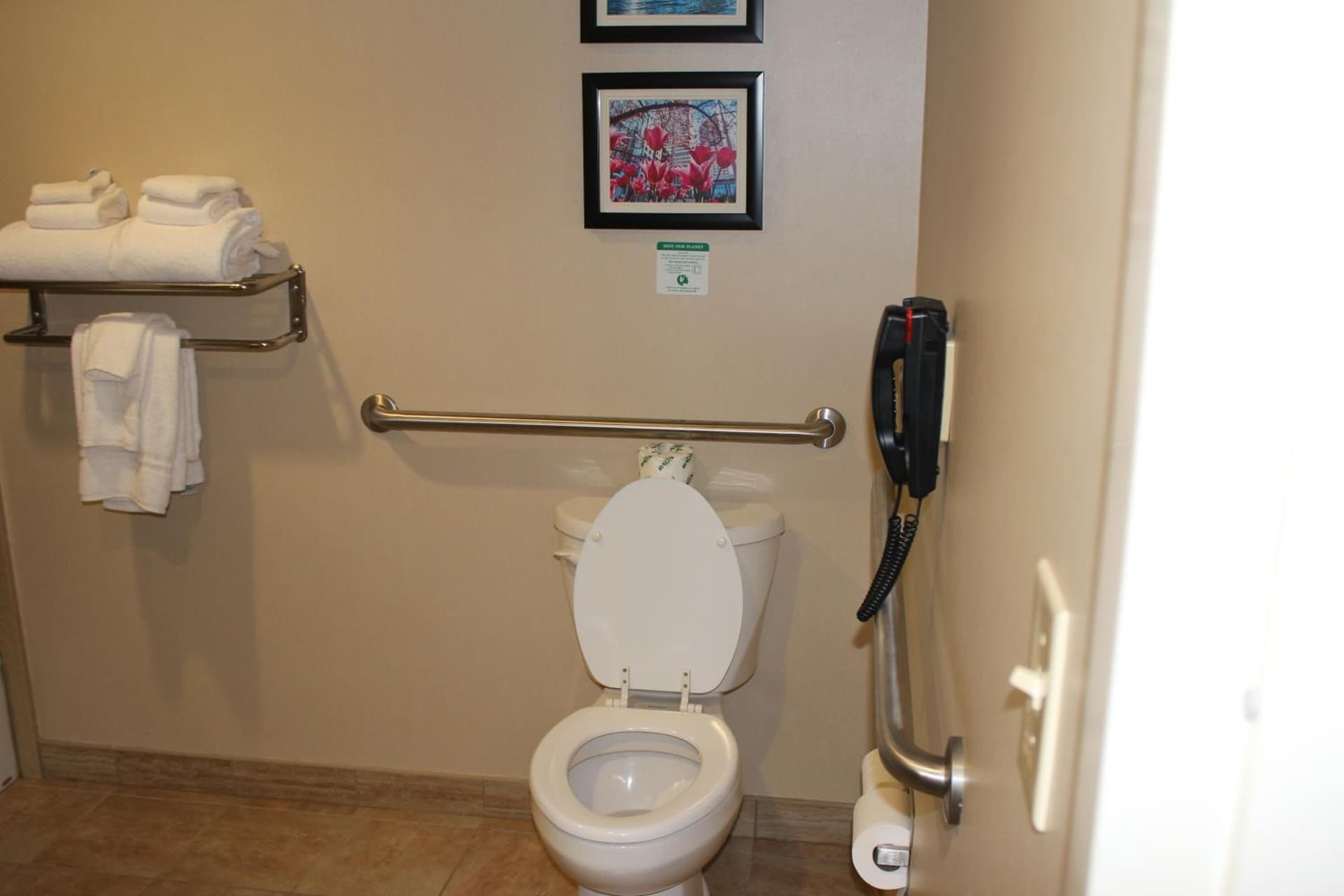 Comfort Suites Huntersville near Lake Norman gallery photo in Huntersville, NC — image 25