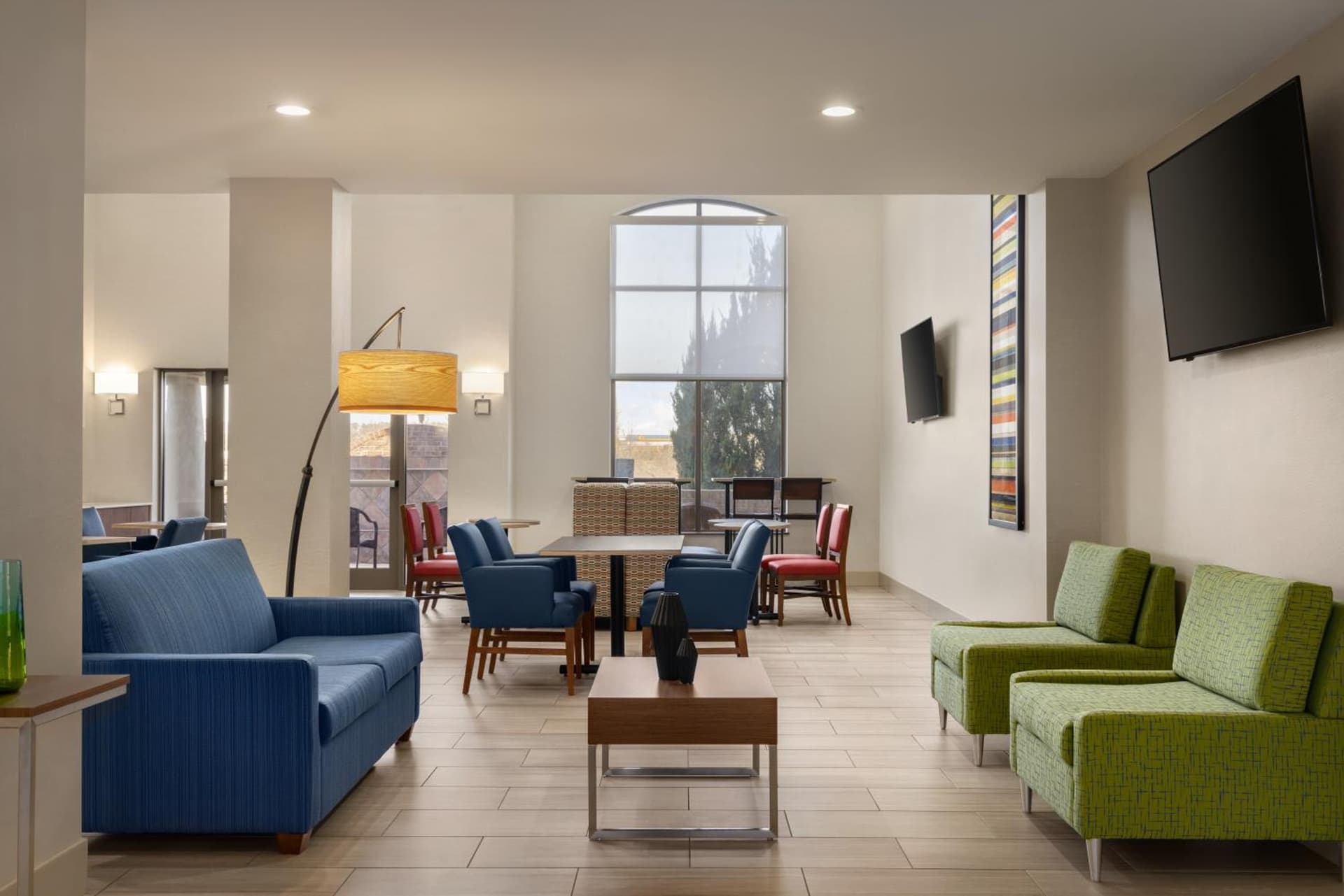 Holiday Inn Express Hotel & Suites Opelika Auburn by IHG gallery photo in Opelika, AL — image 47