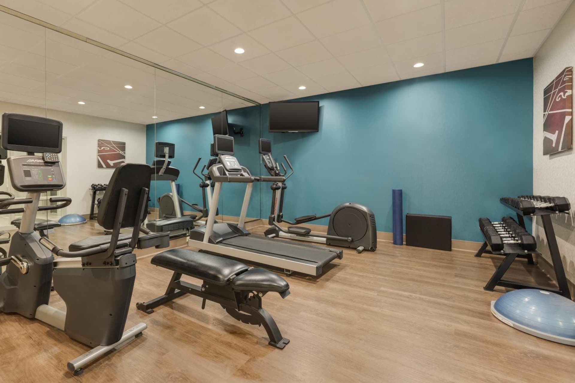 Holiday Inn Express Hotel & Suites Opelika Auburn by IHG gallery photo in Opelika, AL — image 73