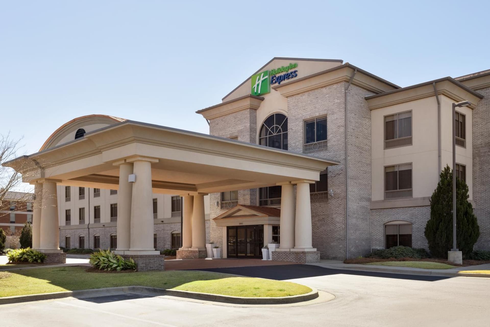 Holiday Inn Express Hotel & Suites Opelika Auburn by IHG gallery photo in Opelika, AL — image 79