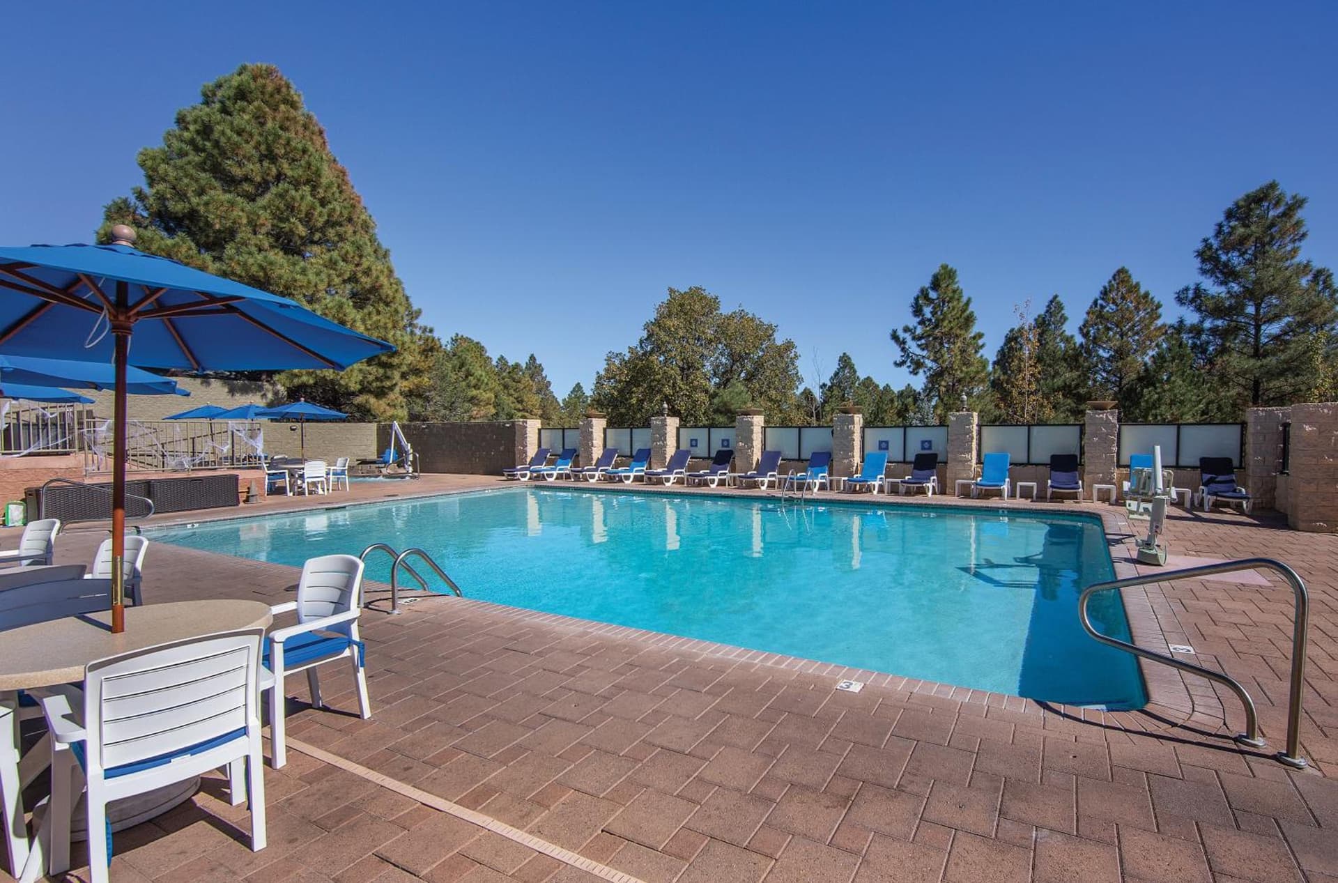 Club Wyndham Flagstaff property views in Flagstaff, AZ — gallery photo 3