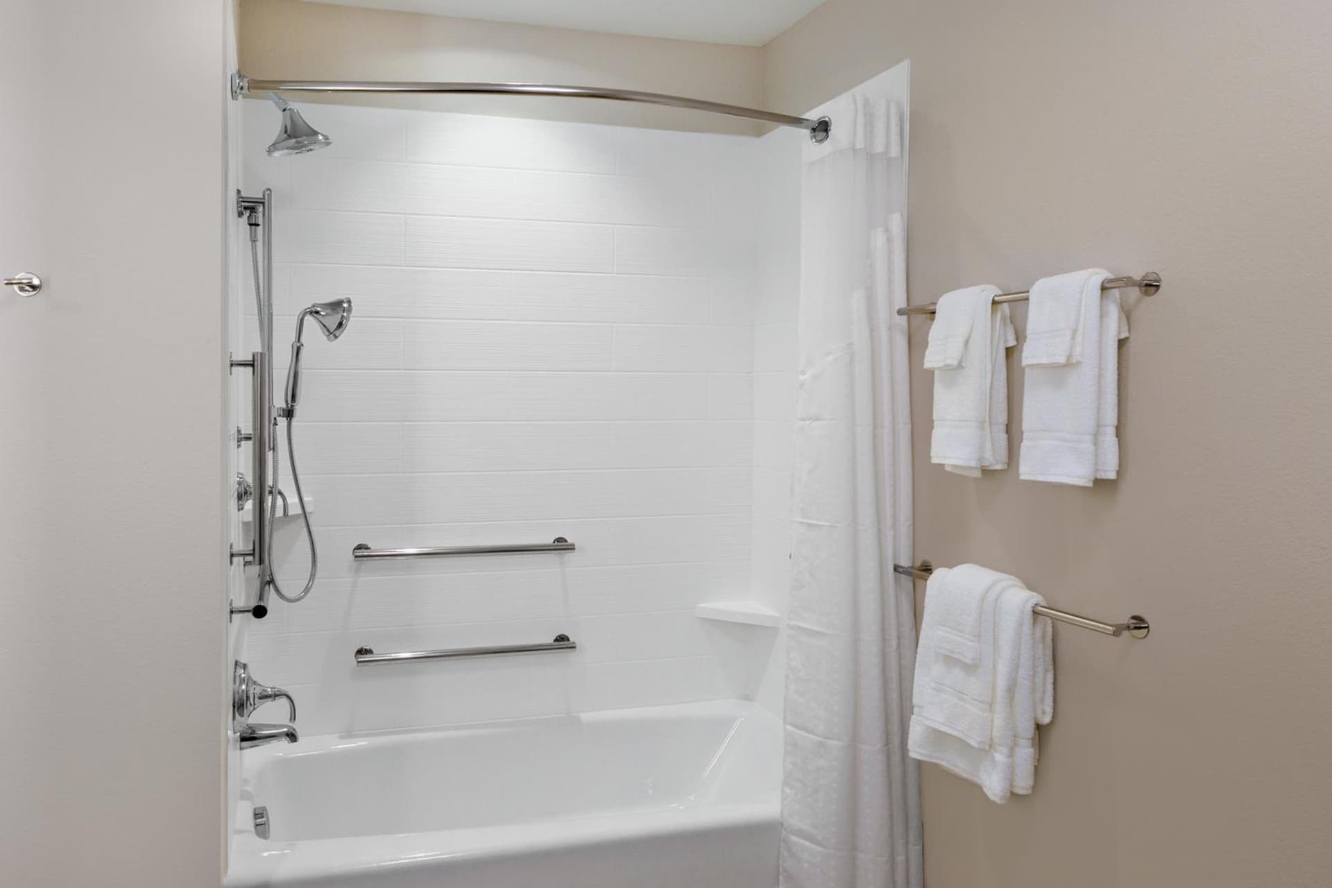 Holiday Inn Express & Suites - Prosser - Yakima Valley Wine by IHG gallery photo in Prosser, WA — image 23