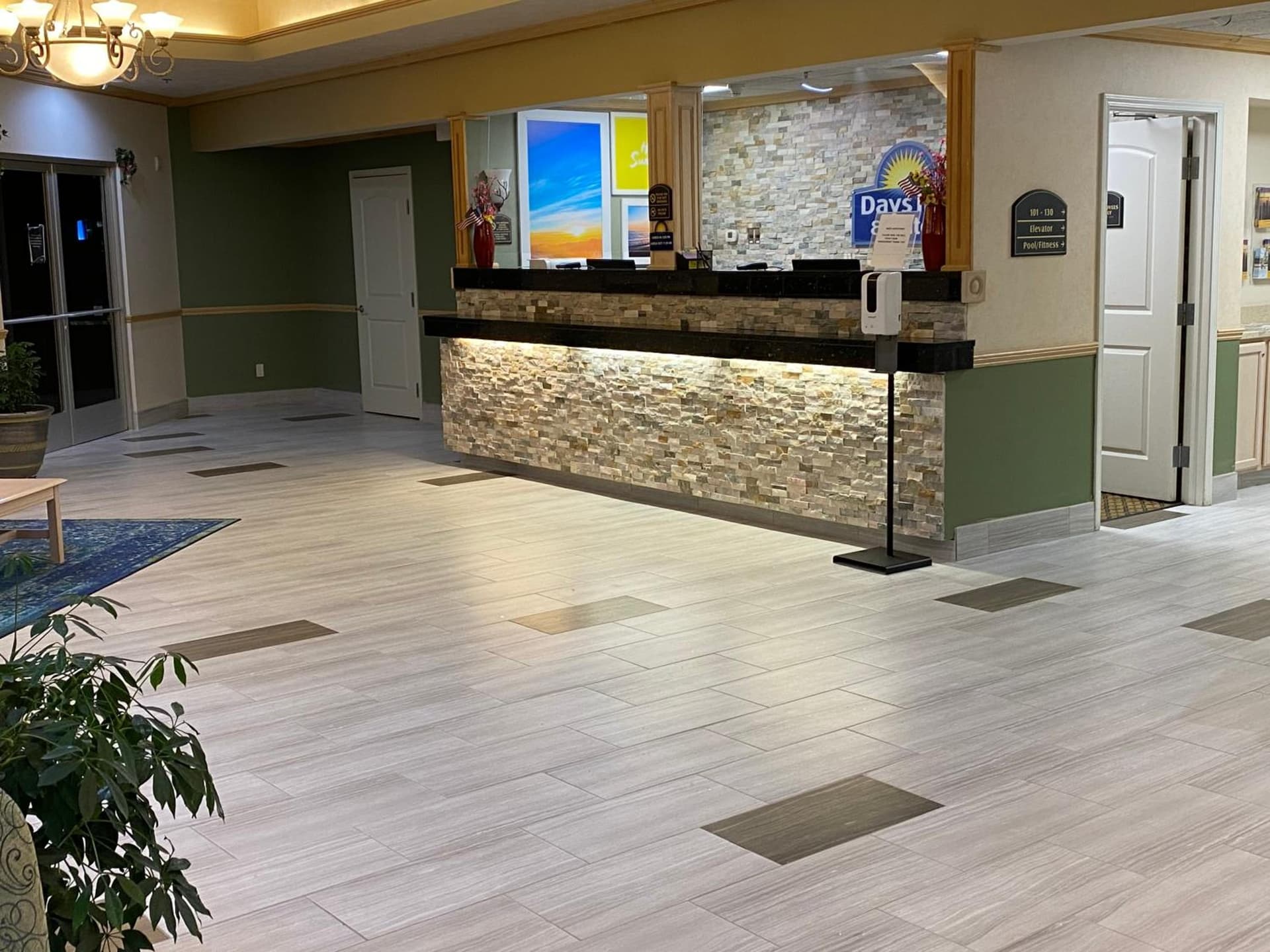 Days Inn by Wyndham Pentwater gallery photo in Pentwater, MI — image 18