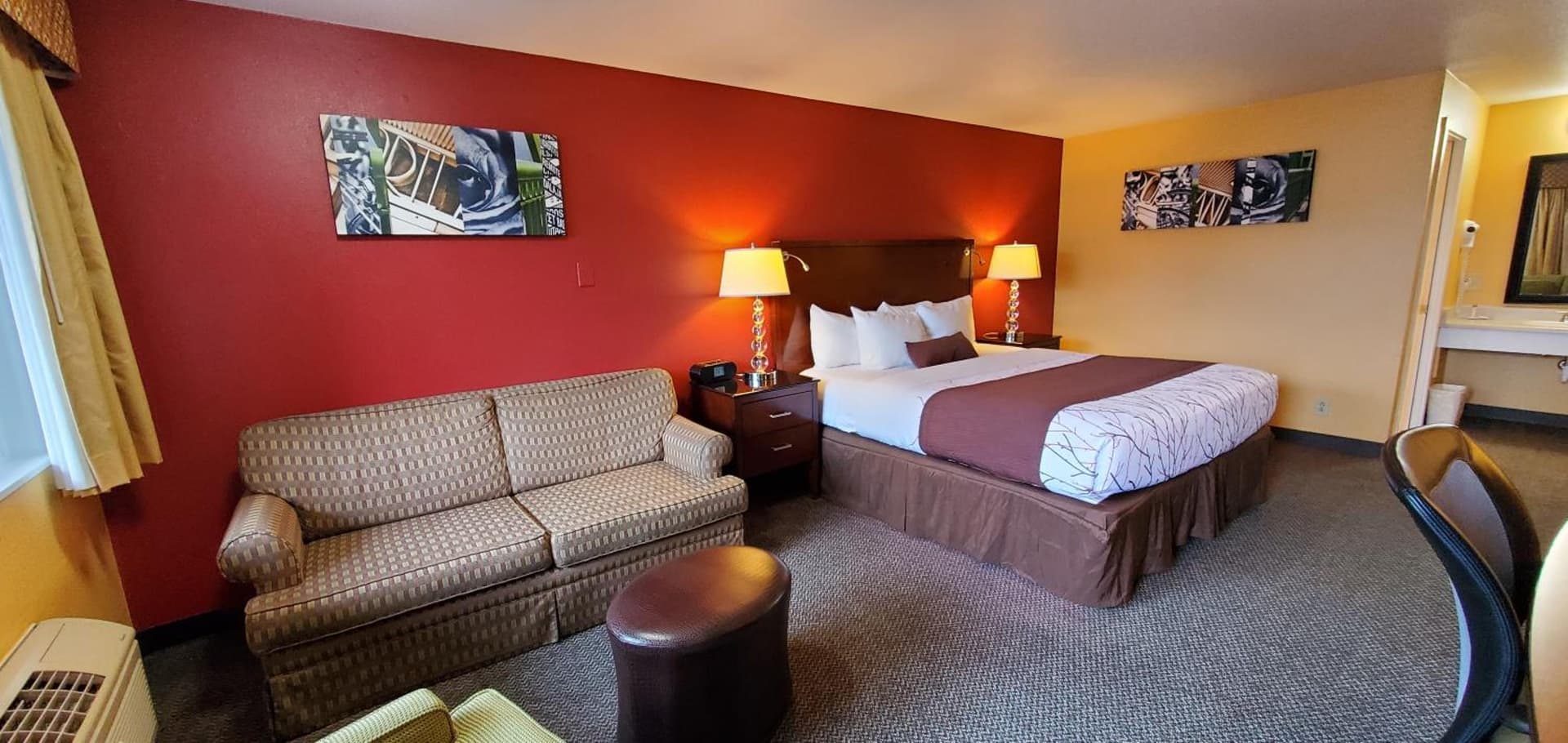 Olympic Inn & Suites property views in Aberdeen, WA — gallery photo 3