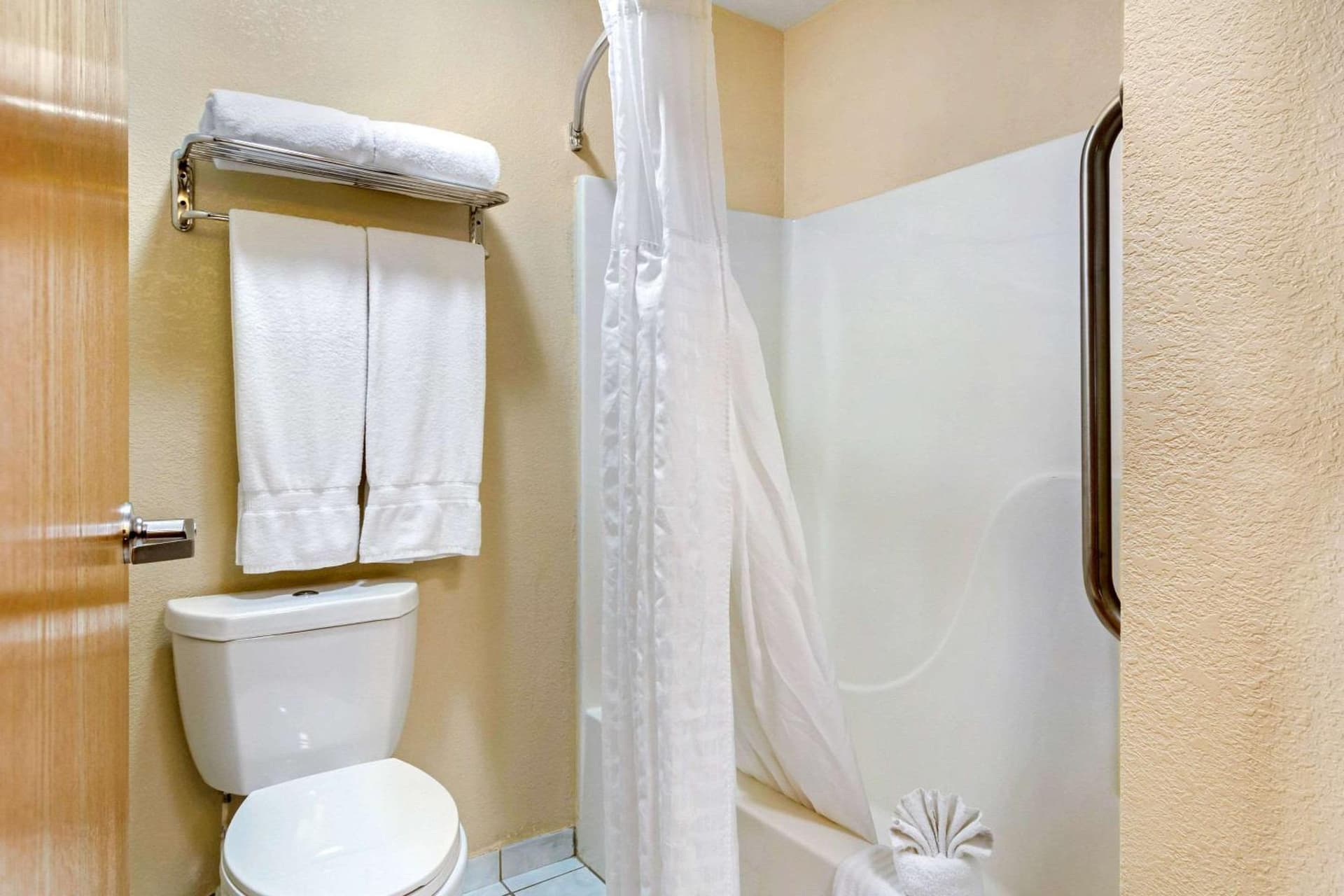 Comfort Inn & Suites Greeley interior in Greeley, CO — gallery photo 2