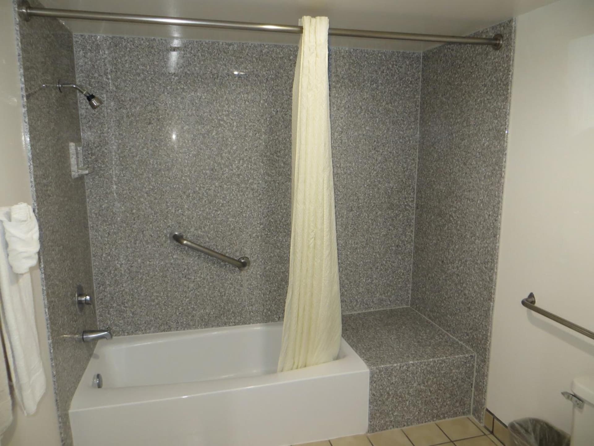 Riverside Inn & Suites gallery photo in Riverside, CA — image 29
