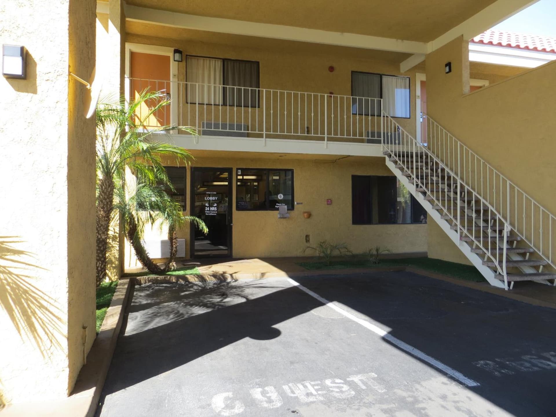 Riverside Inn & Suites property views in Riverside, CA — gallery photo 3