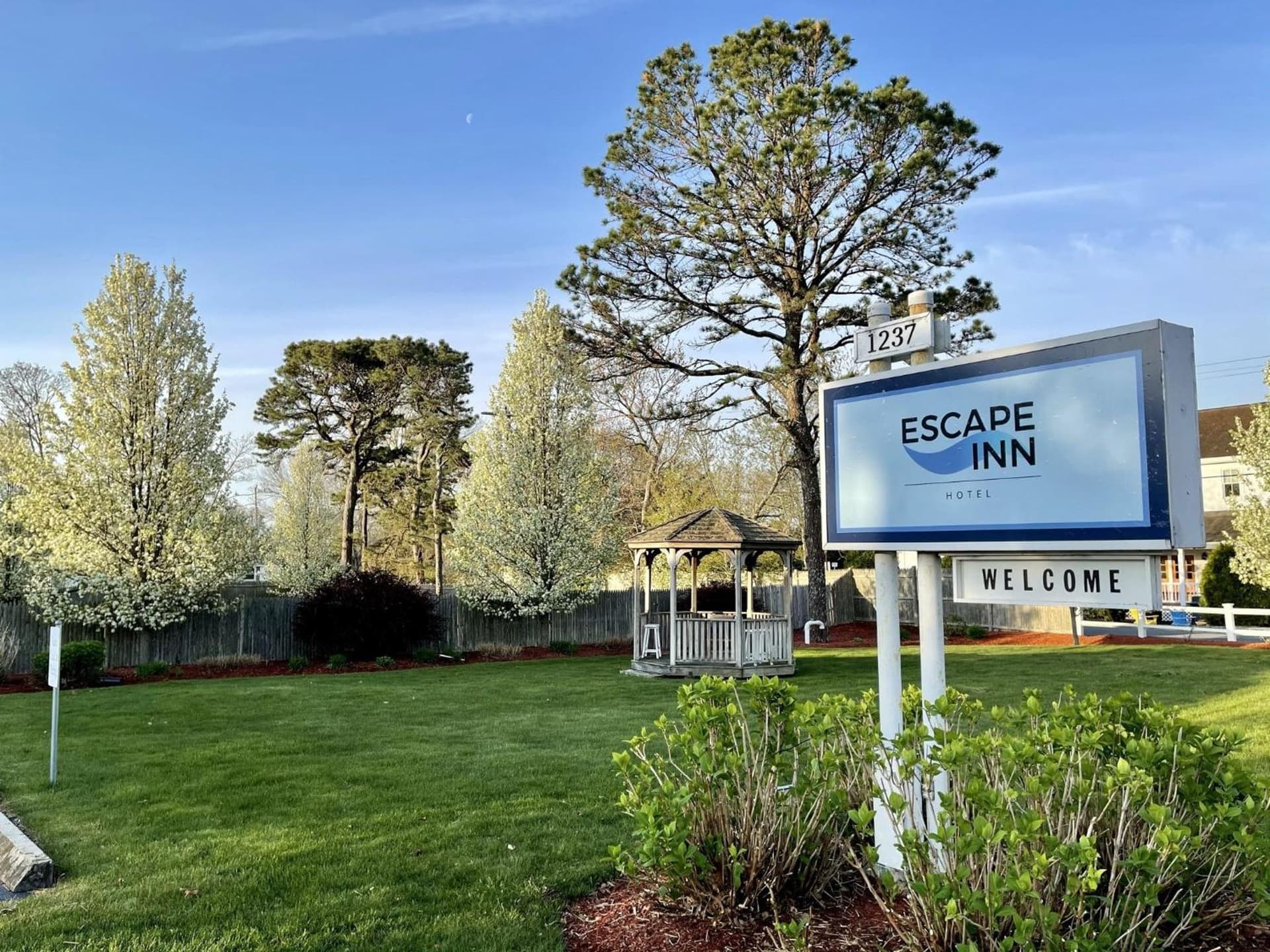 The Escape Inn gallery photo in South Yarmouth, MA — image 55