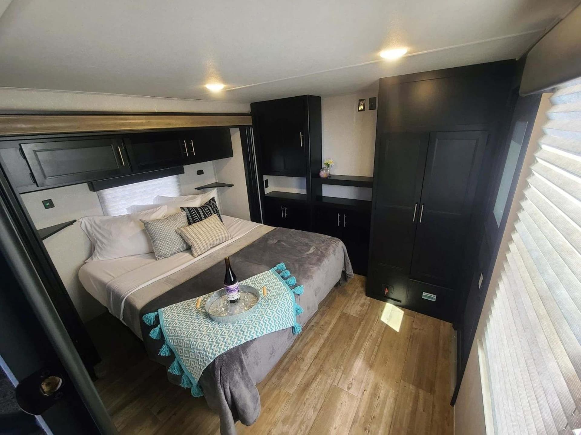 Grand Canyon RV Glamping interior in Williams, AZ — gallery photo 2