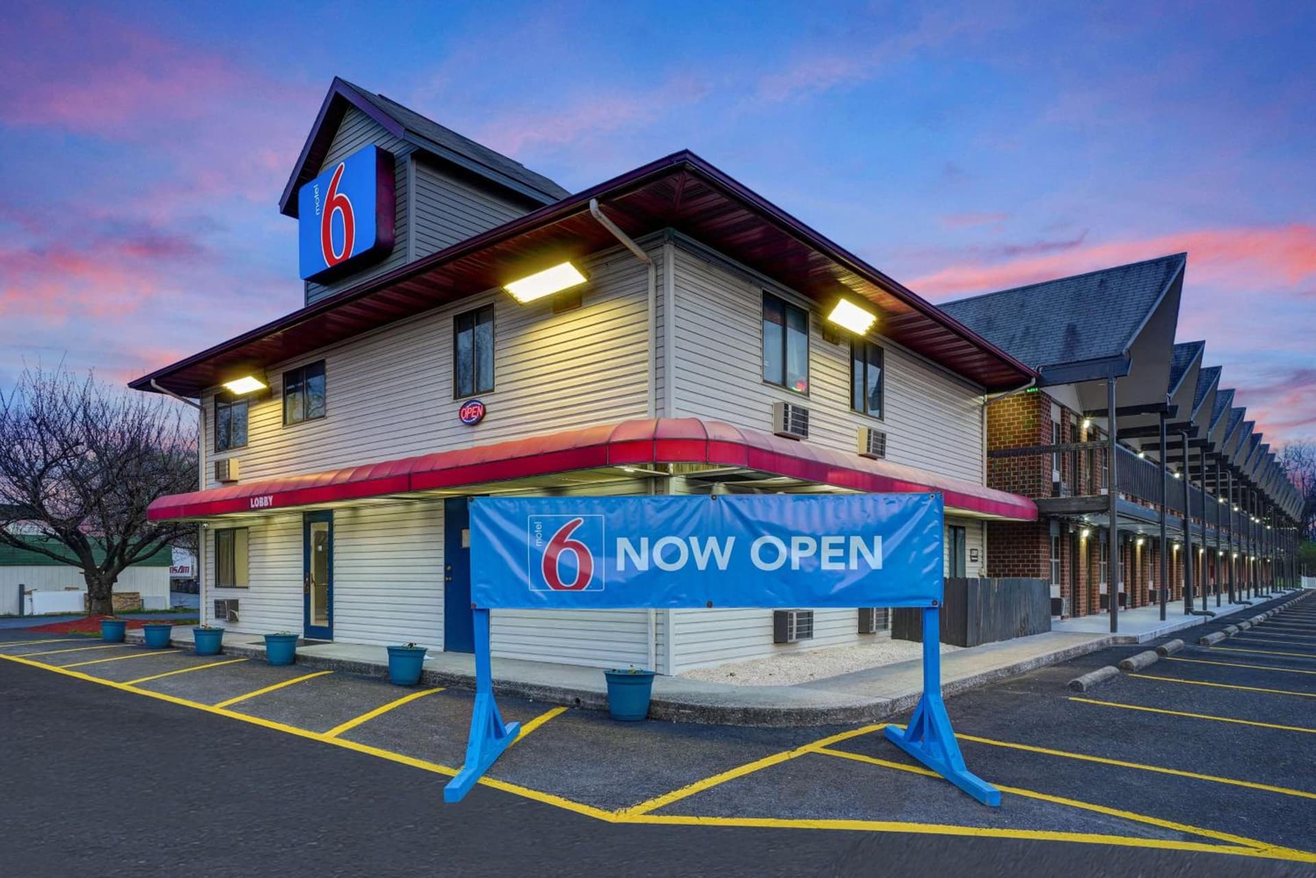 Motel 6 Carlisle, PA - Cumberland Valley interior in Carlisle, PA — gallery photo 2