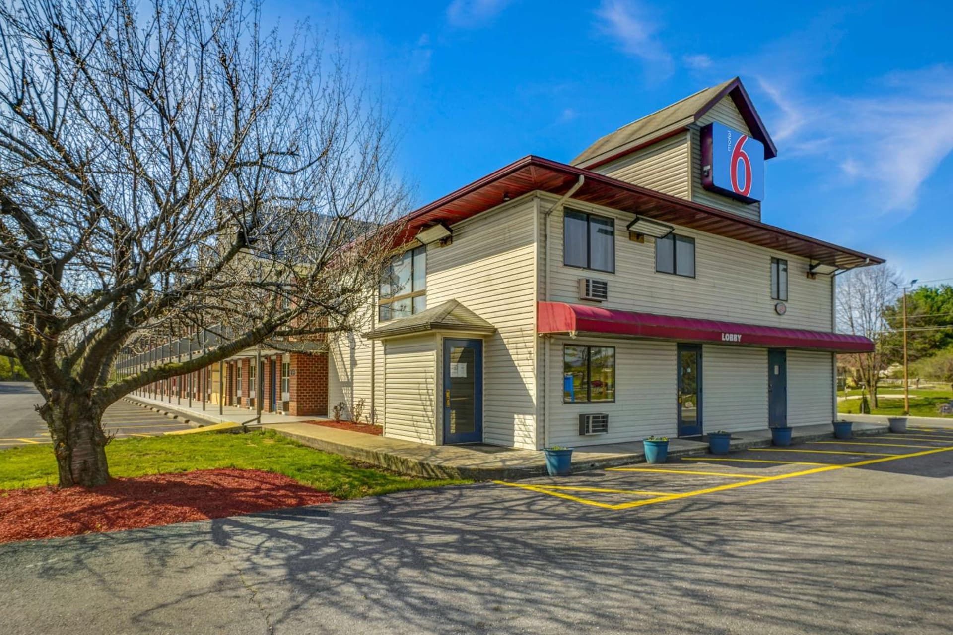 Motel 6 Carlisle, PA - Cumberland Valley property views in Carlisle, PA — gallery photo 3
