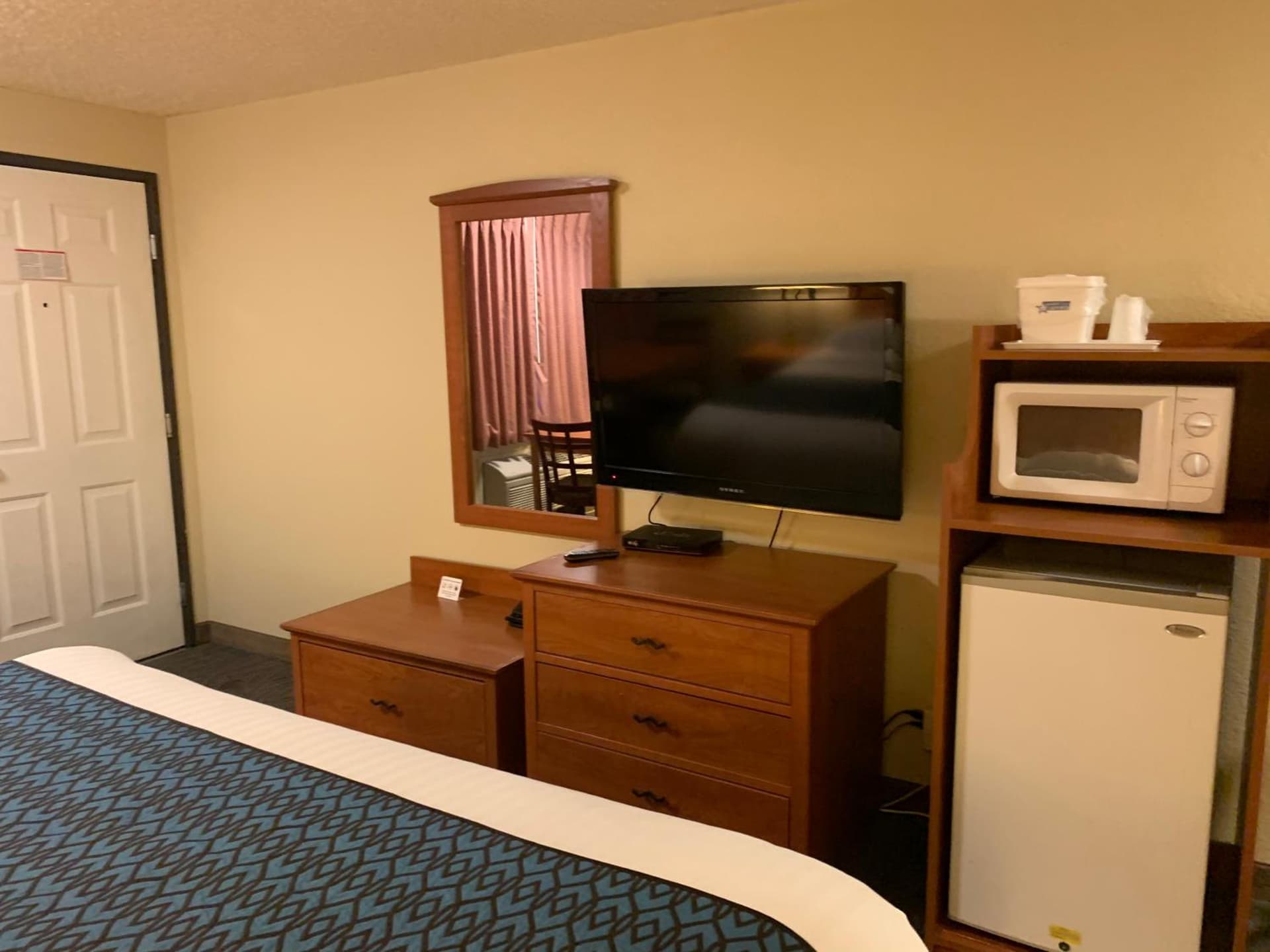 Sunset Inn - John Day interior in John Day, OR — gallery photo 2