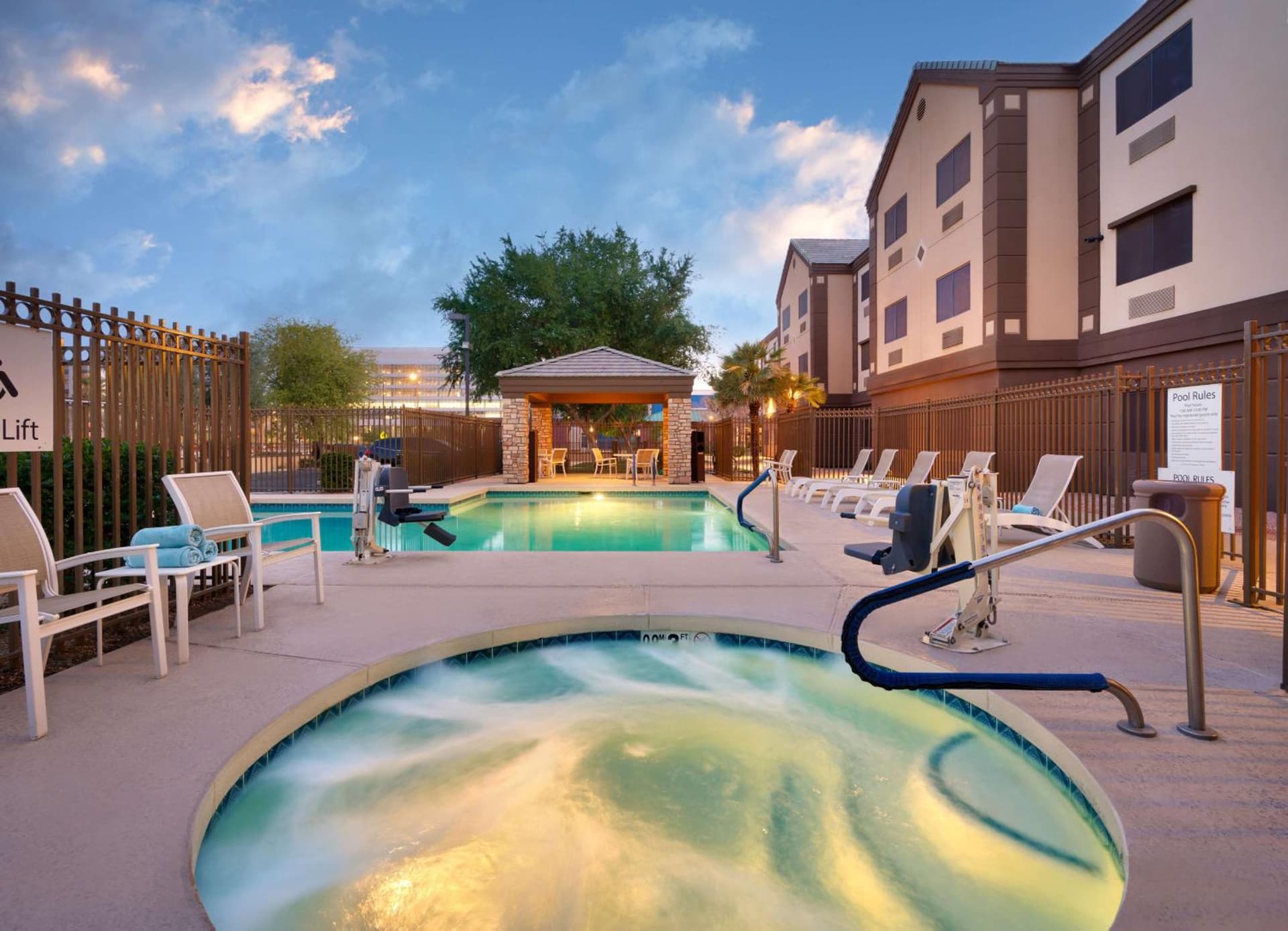Best Western Downtown Phoenix interior in Phoenix, AZ — gallery photo 2
