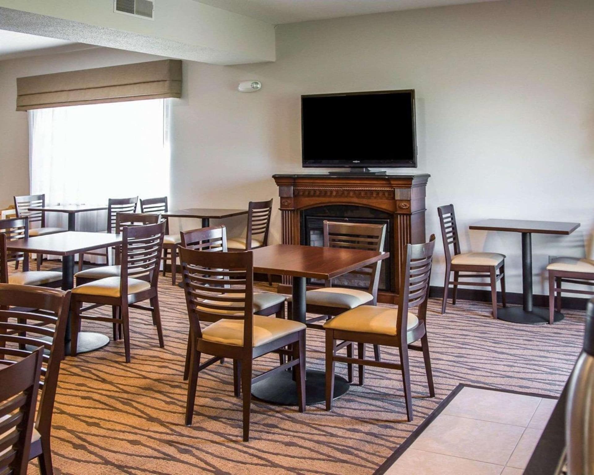 Sleep Inn & Suites Davenport - Quad Cities gallery photo in Bettendorf, IA — image 30