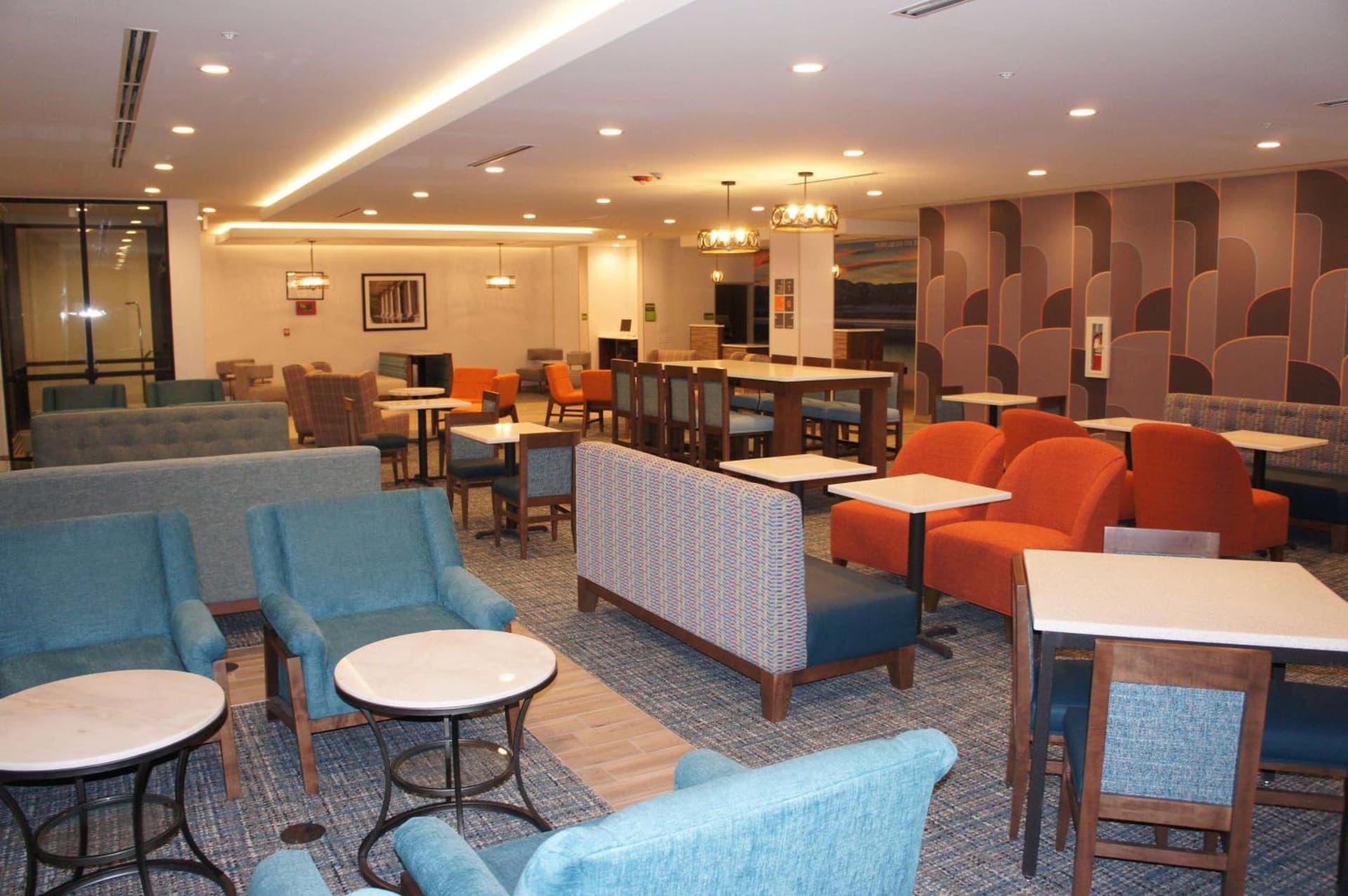 La Quinta Inn & Suites by Wyndham Littleton-Red Rocks gallery photo in Littleton, CO — image 7