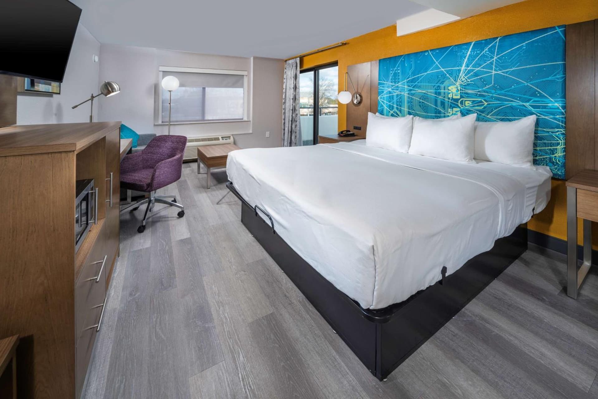 Best Western Plus Raleigh Crabtree Valley Hotel gallery photo in Raleigh, NC — image 8
