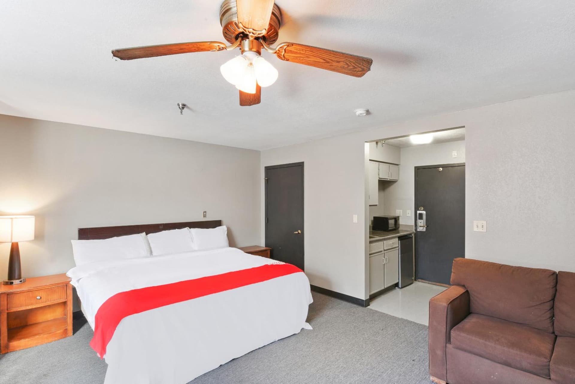 OYO Hotel Edmond - University of Central Oklahoma gallery photo in Edmond, OK — image 31