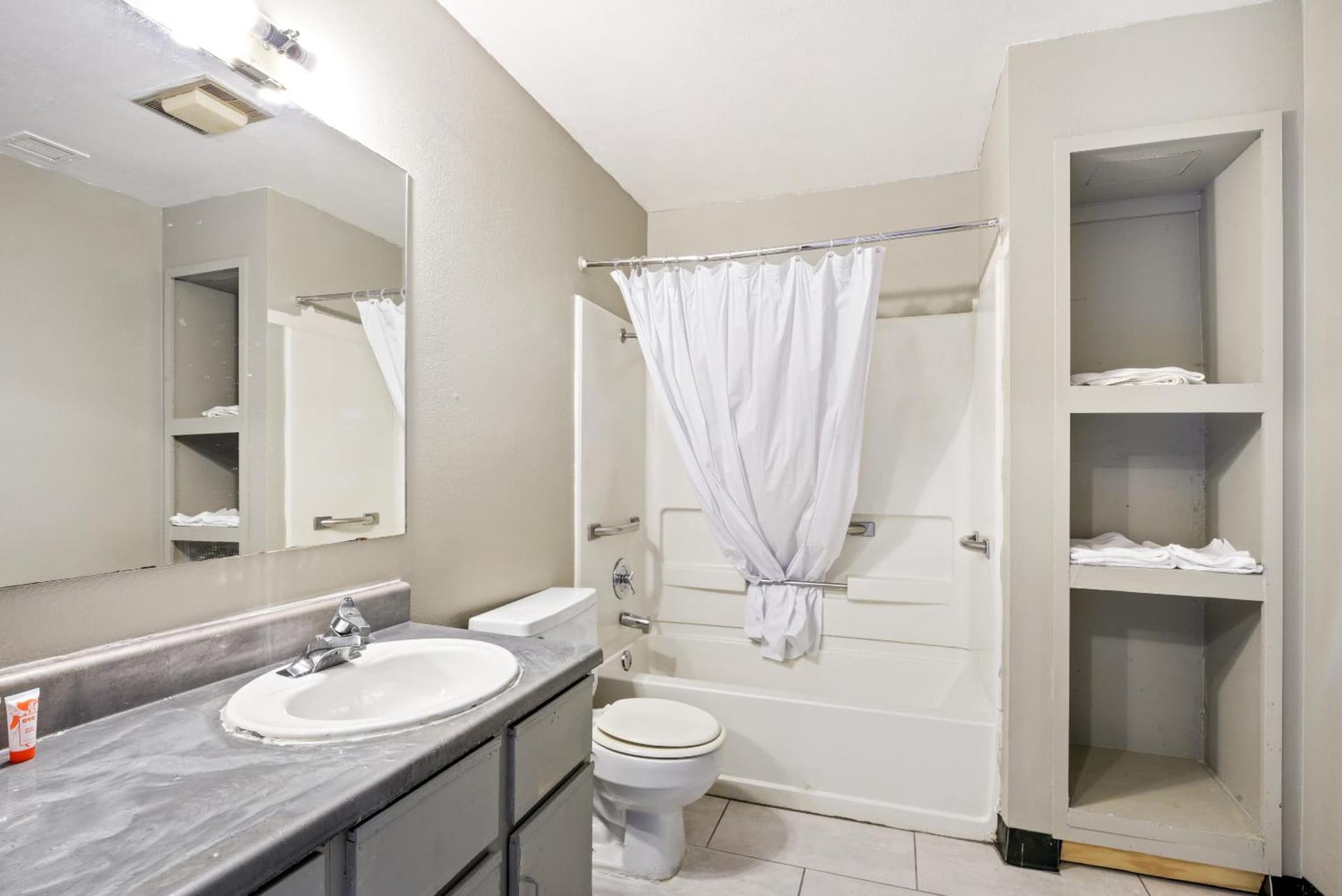 OYO Hotel Edmond - University of Central Oklahoma gallery photo in Edmond, OK — image 34