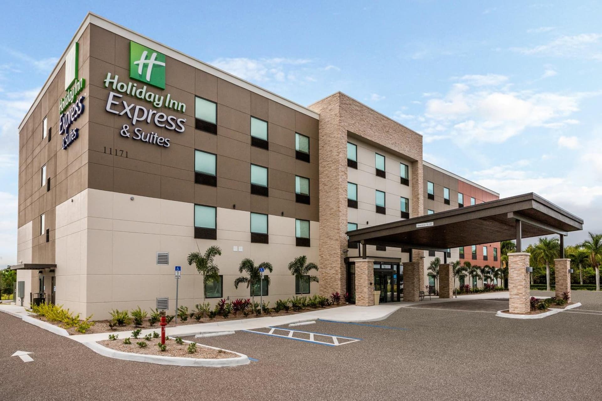 Holiday Inn Express & Suites Ft Myers Beach-Sanibel Gateway by IHG — hotel in Fort Myers Beach, Florida