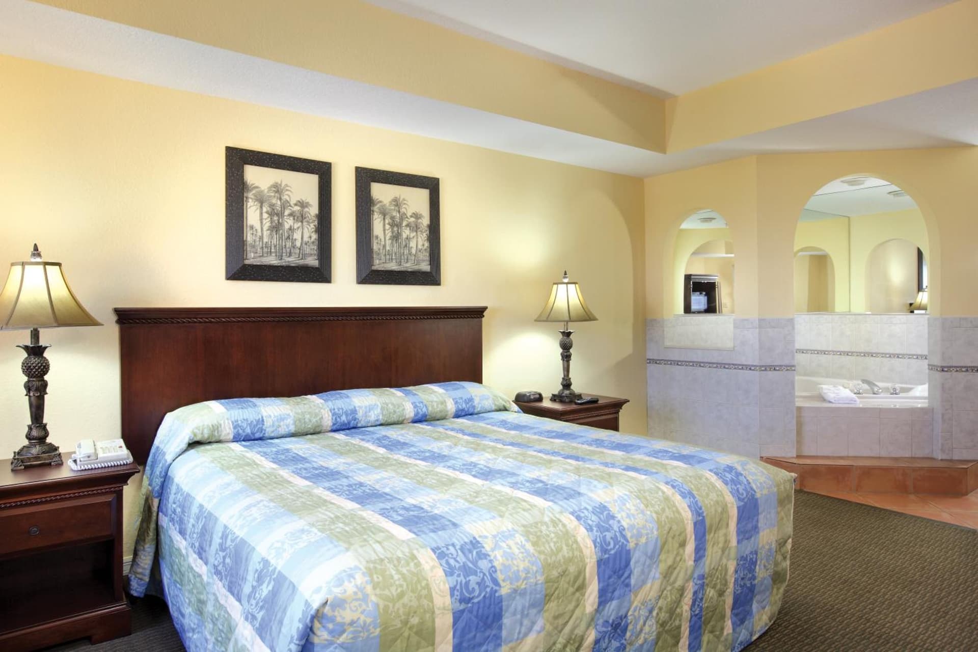 Club Wyndham Sea Gardens interior in Pompano Beach, FL — gallery photo 2