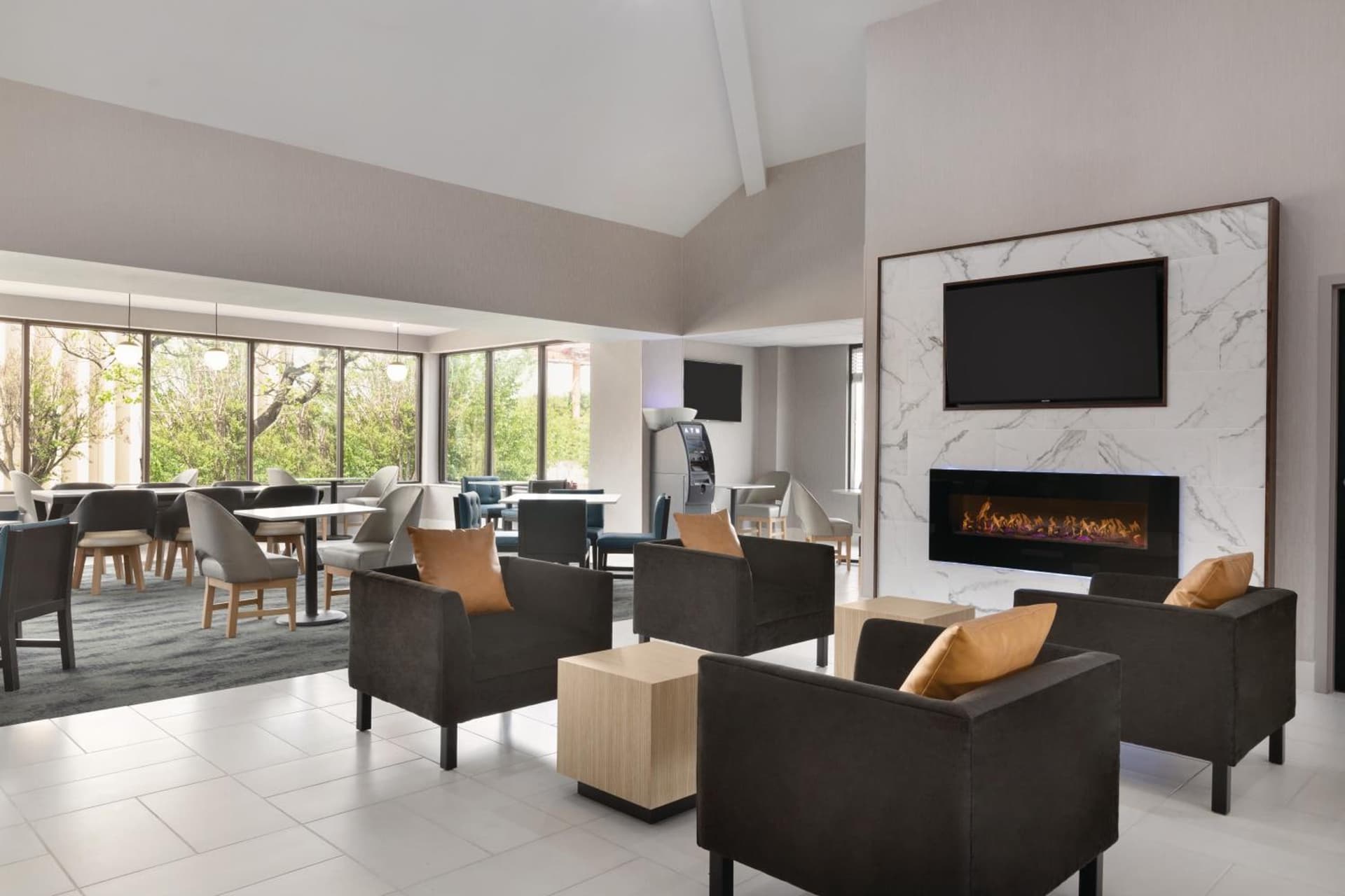 La Quinta inn & suites by Wyndham Dothan property views in Dothan, AL — gallery photo 3