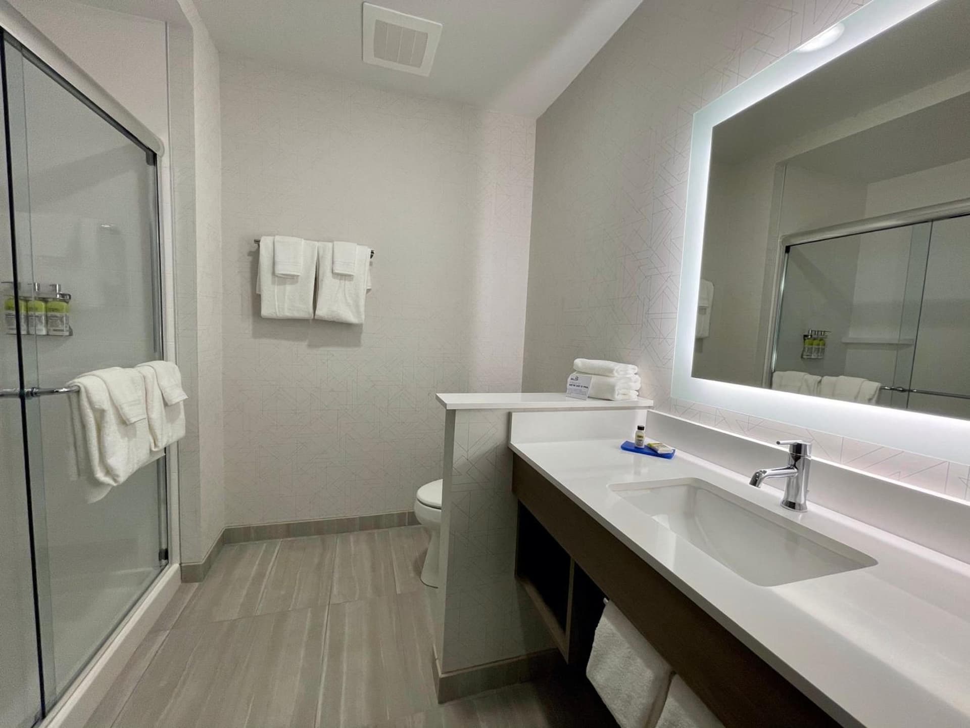 Holiday Inn Express & Suites - Ft. Smith - Airport by IHG gallery photo in Fort Smith, AR — image 29