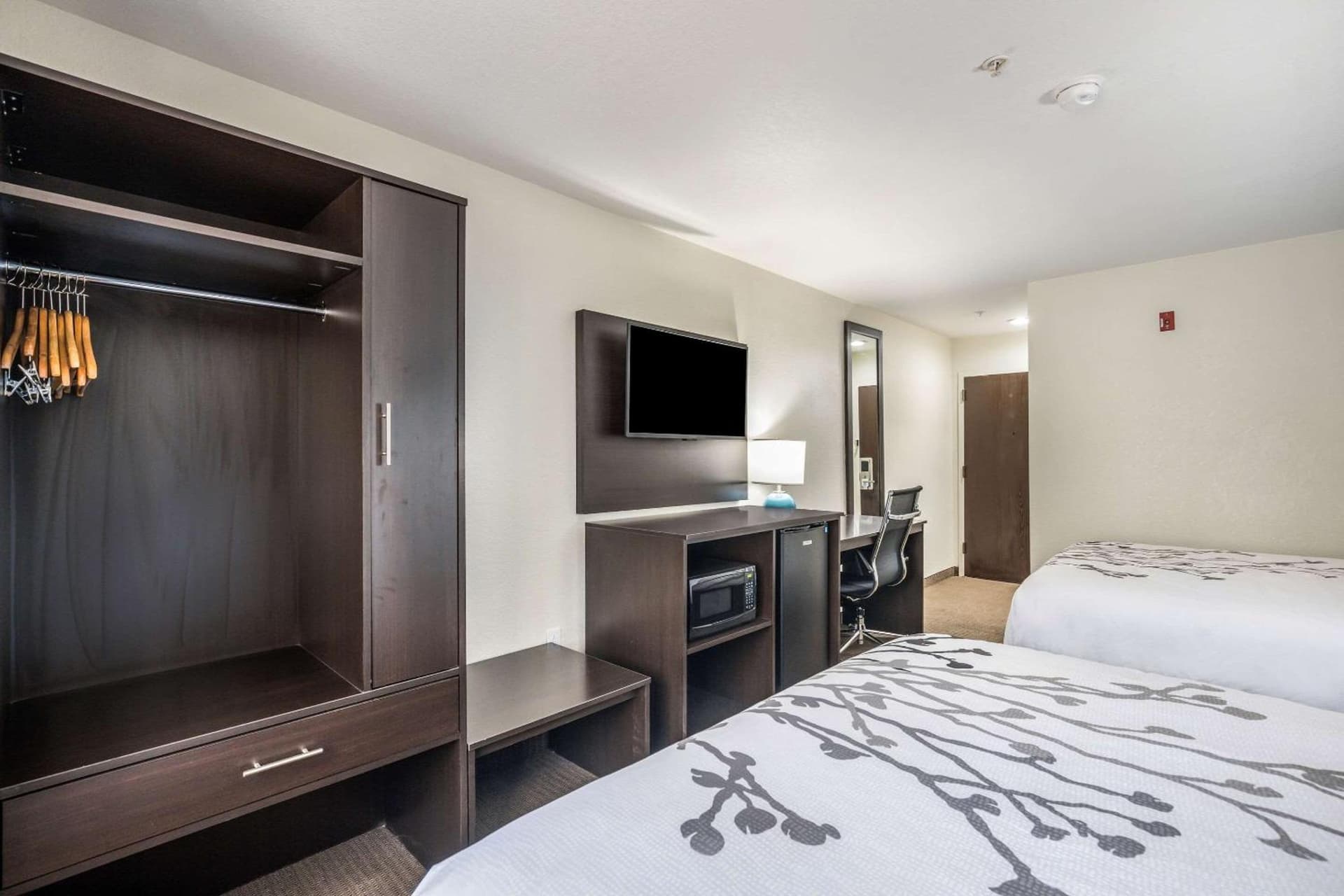 Sleep Inn & Suites Tallahassee-Capitol gallery photo in Tallahassee, FL — image 38