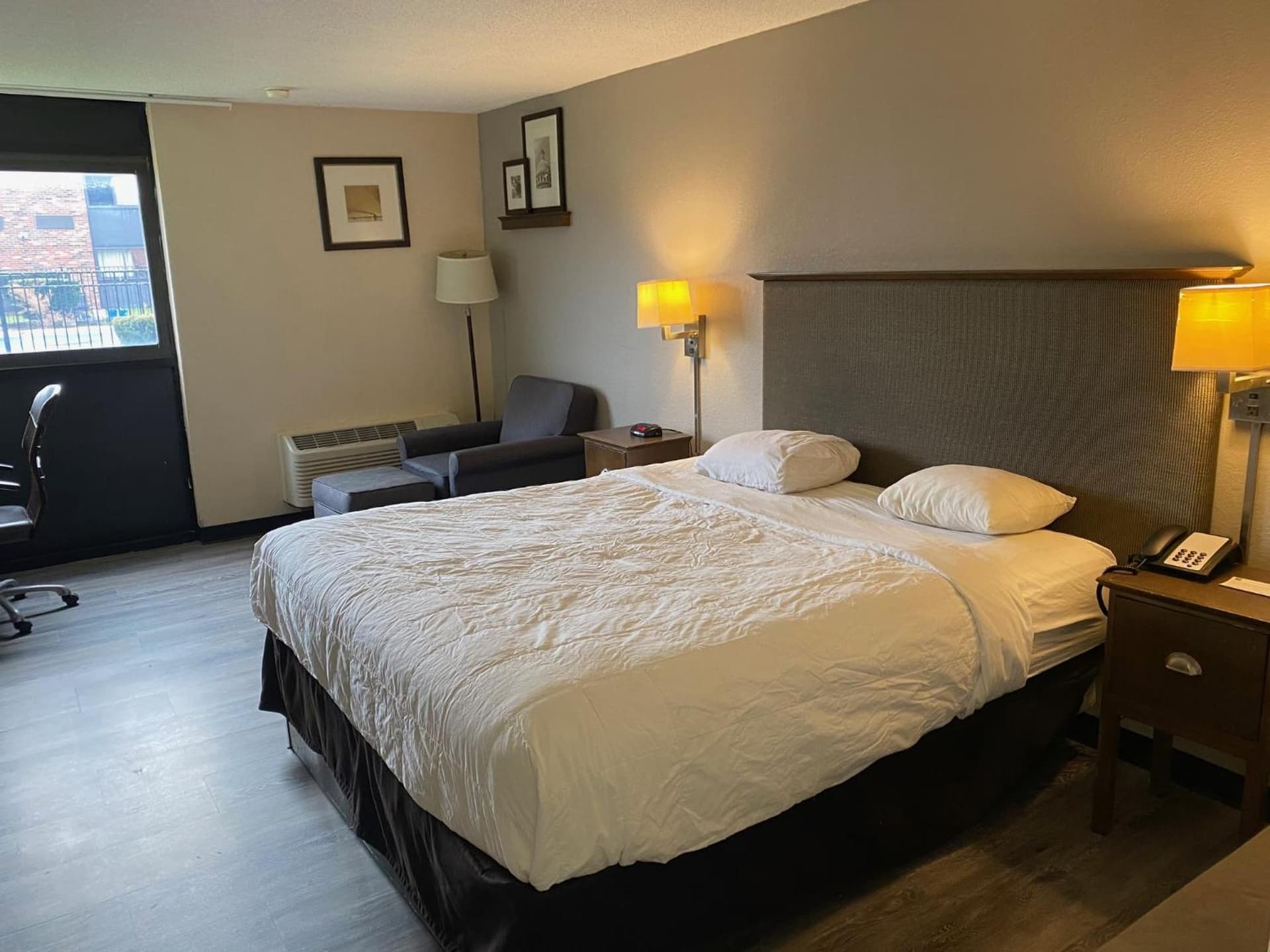 Motel 6 Rochester, NY - Airport gallery photo in Rochester, NY — image 26