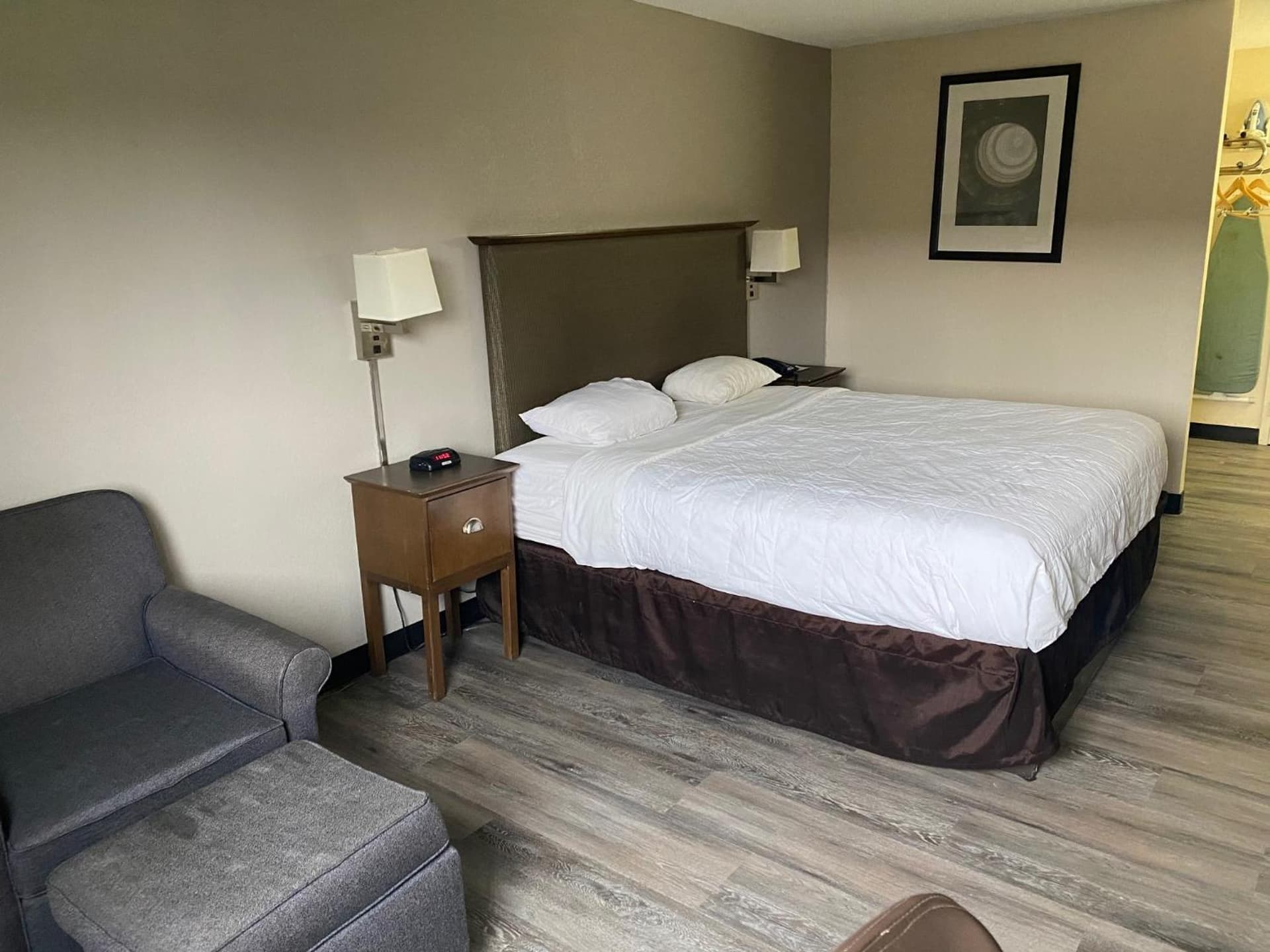 Motel 6 Rochester, NY - Airport gallery photo in Rochester, NY — image 27