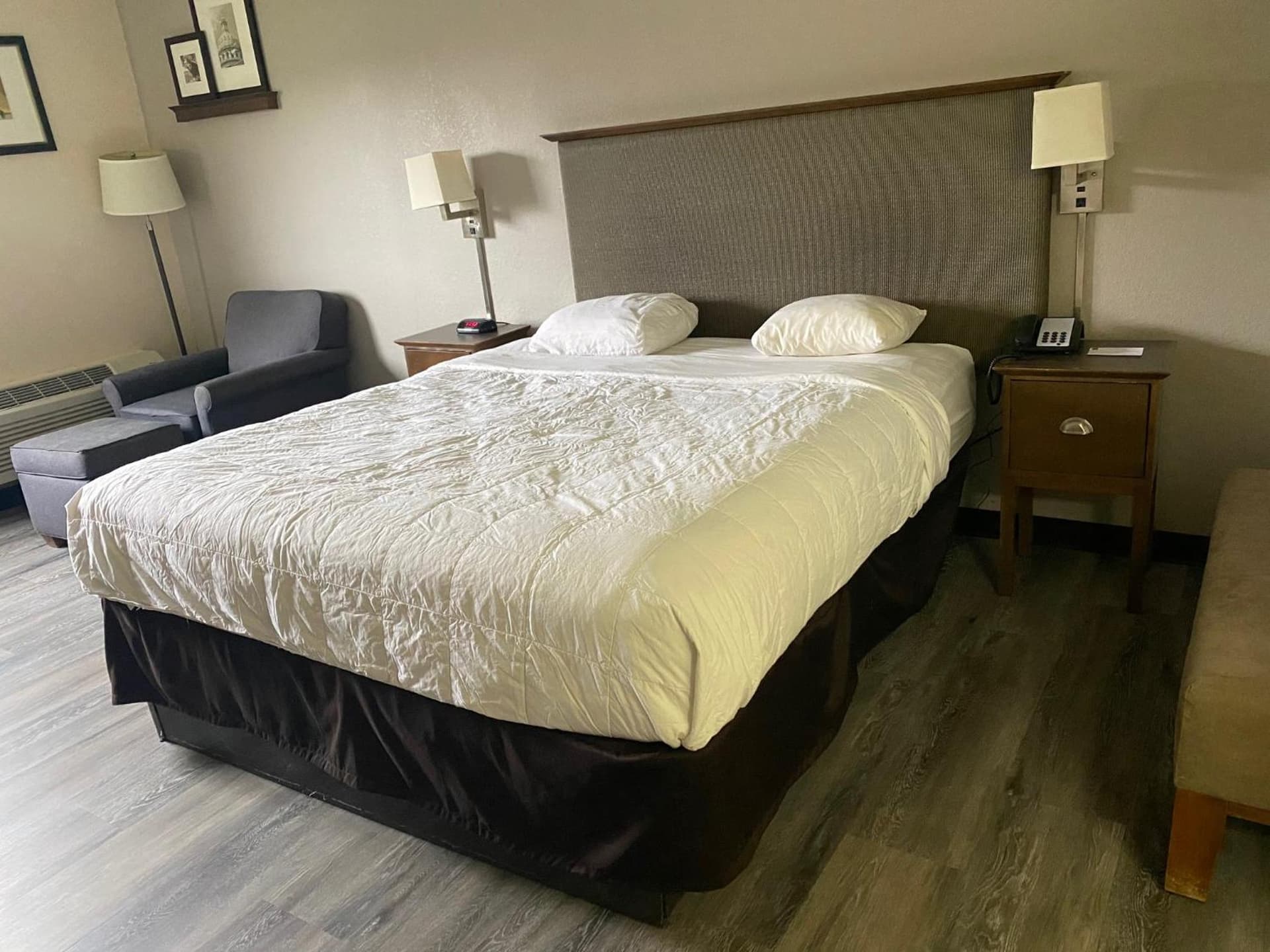 Motel 6 Rochester, NY - Airport gallery photo in Rochester, NY — image 23