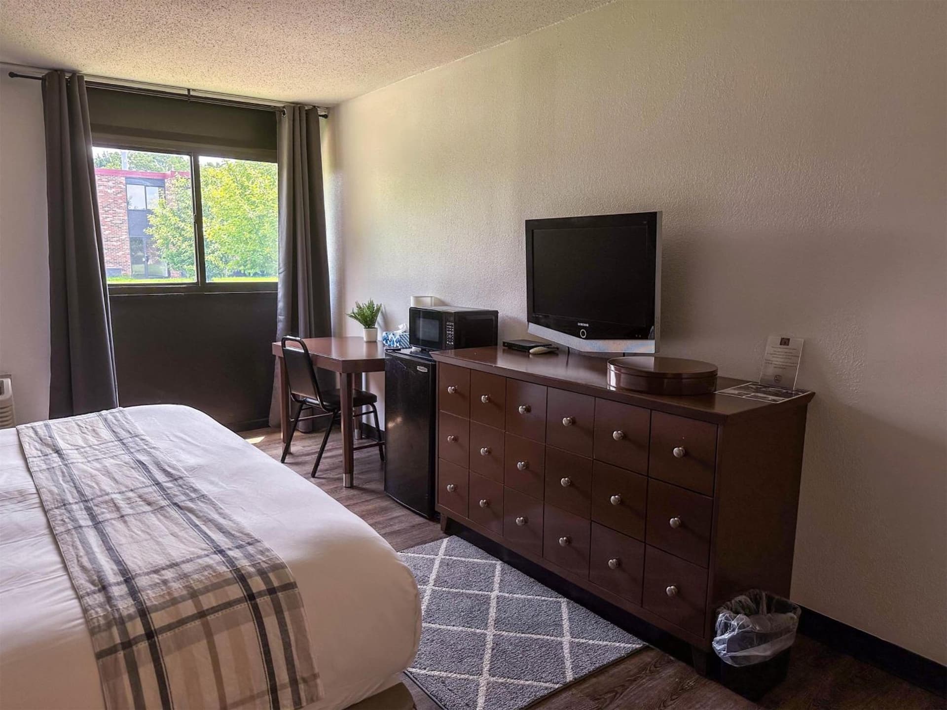 Motel 6 Rochester, NY - Airport gallery photo in Rochester, NY — image 11