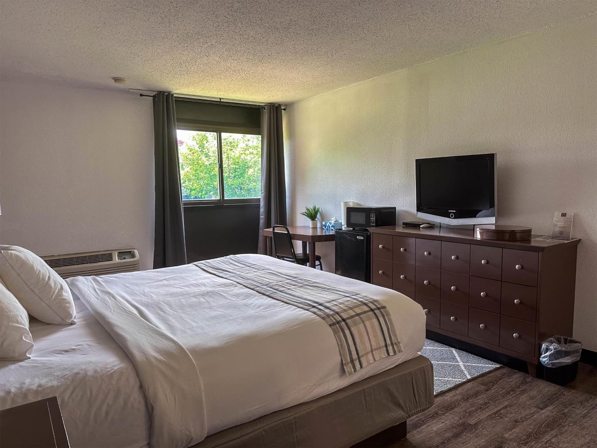 Motel 6 Rochester, NY - Airport gallery photo in Rochester, NY — image 12