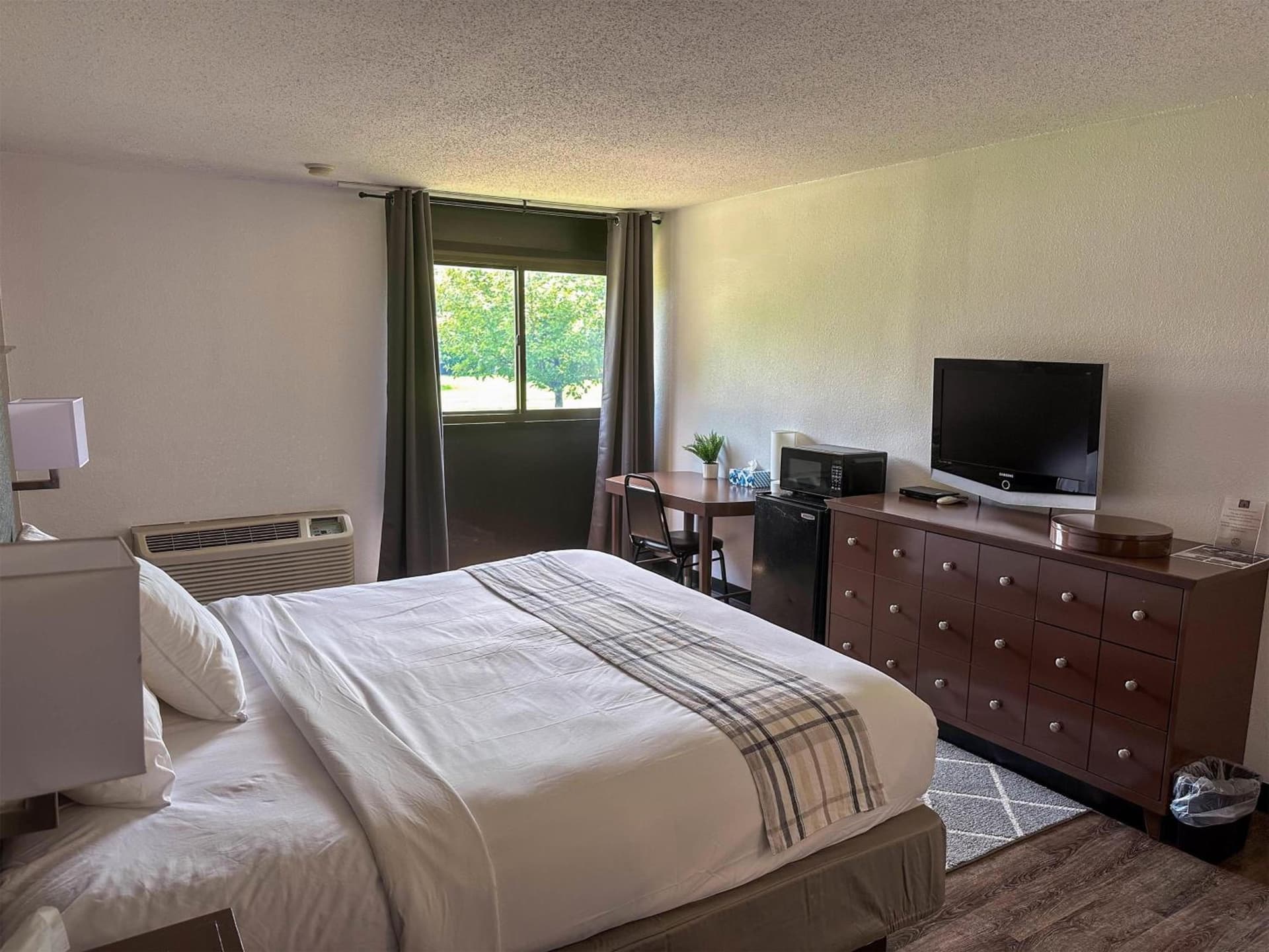 Motel 6 Rochester, NY - Airport gallery photo in Rochester, NY — image 14