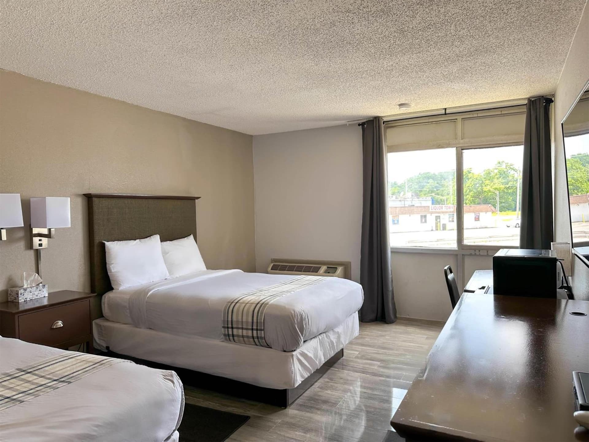 Motel 6 Rochester, NY - Airport gallery photo in Rochester, NY — image 18