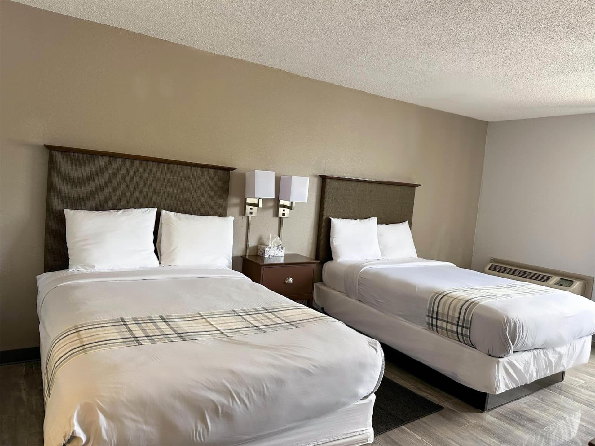 Motel 6 Rochester, NY - Airport gallery photo in Rochester, NY — image 19