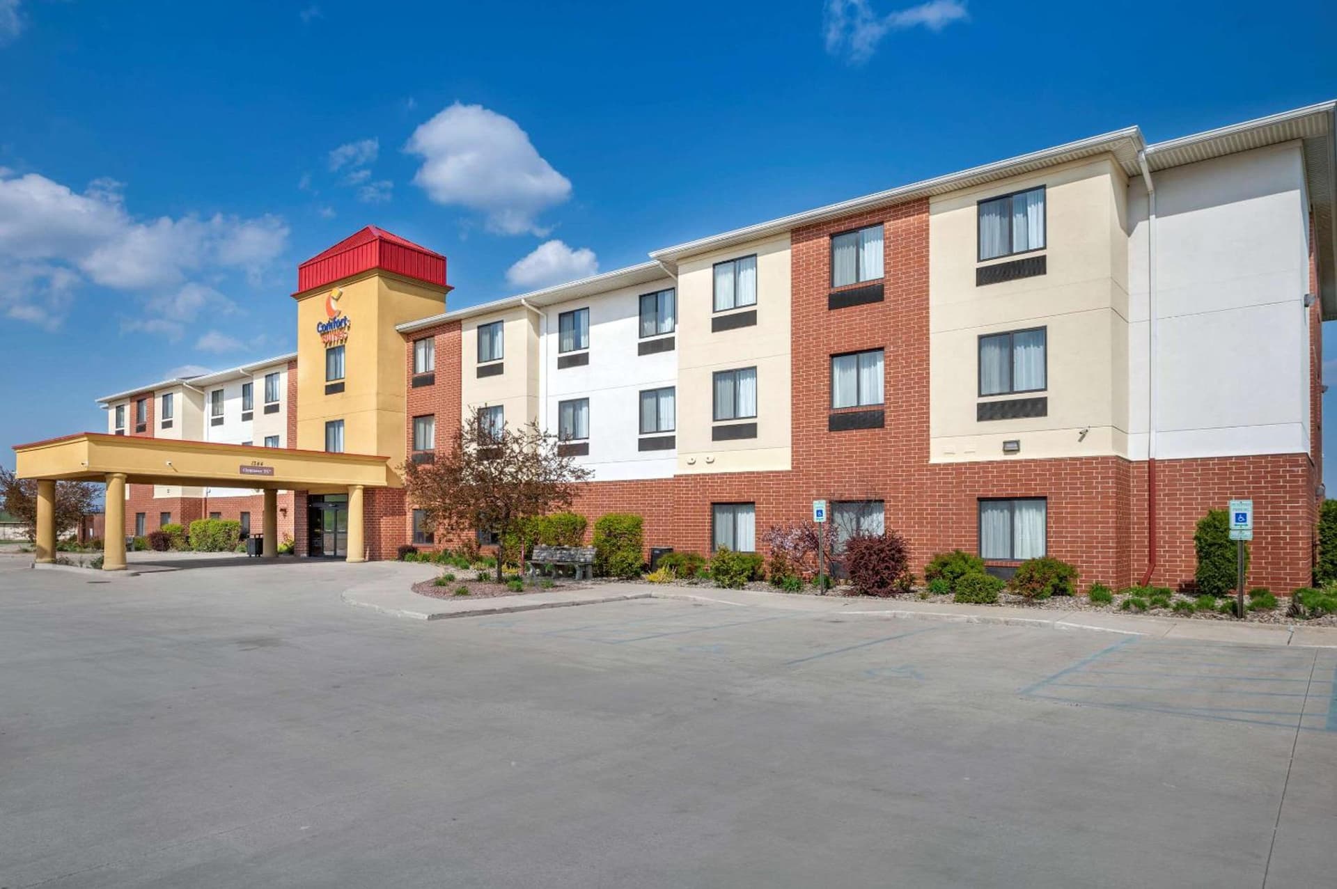 Comfort Suites Merrillville near US 30 gallery photo in Merrillville, IN — image 25