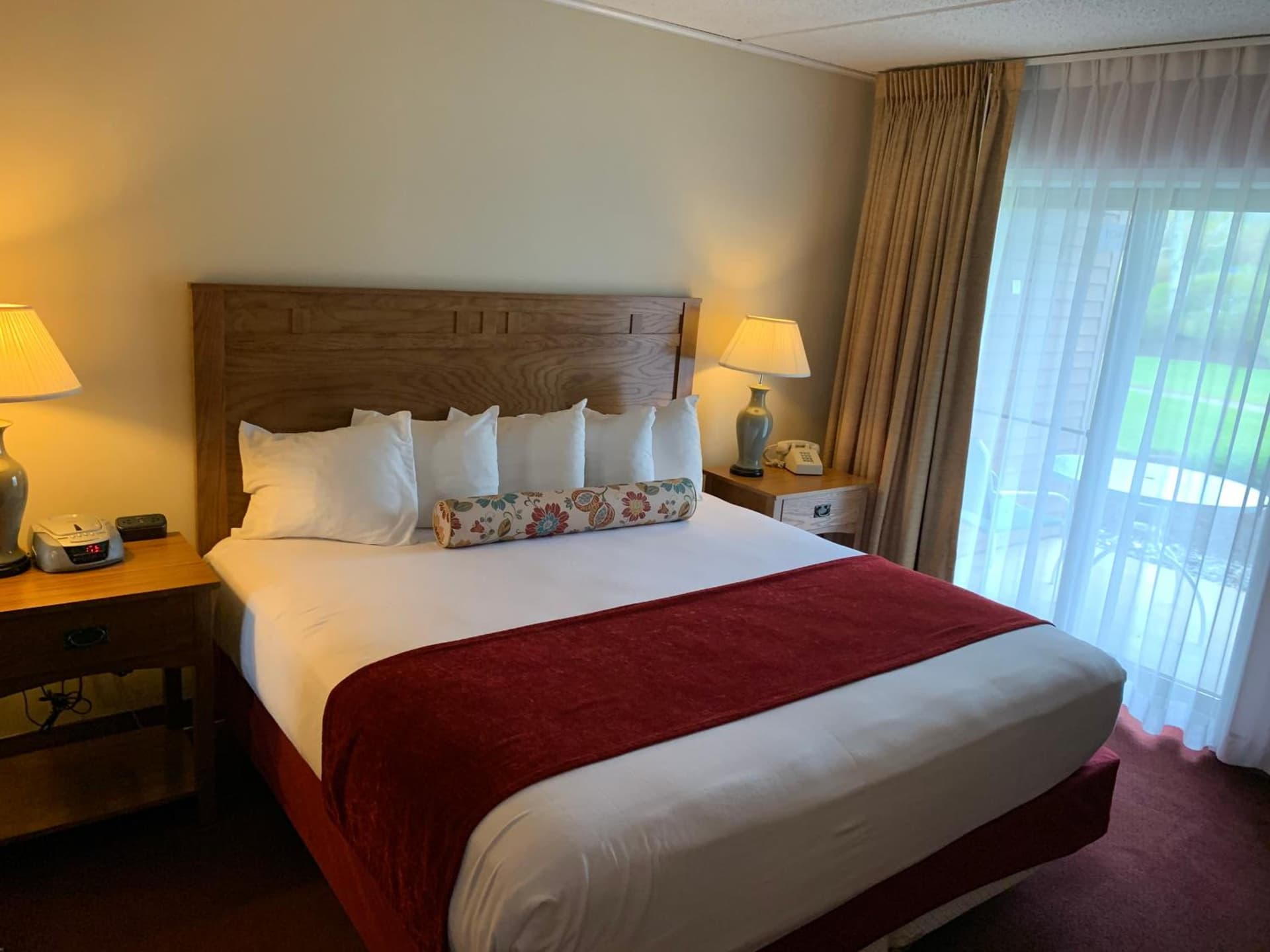 Fireside Inn & Suites Gilford gallery photo in Gilford — image 115