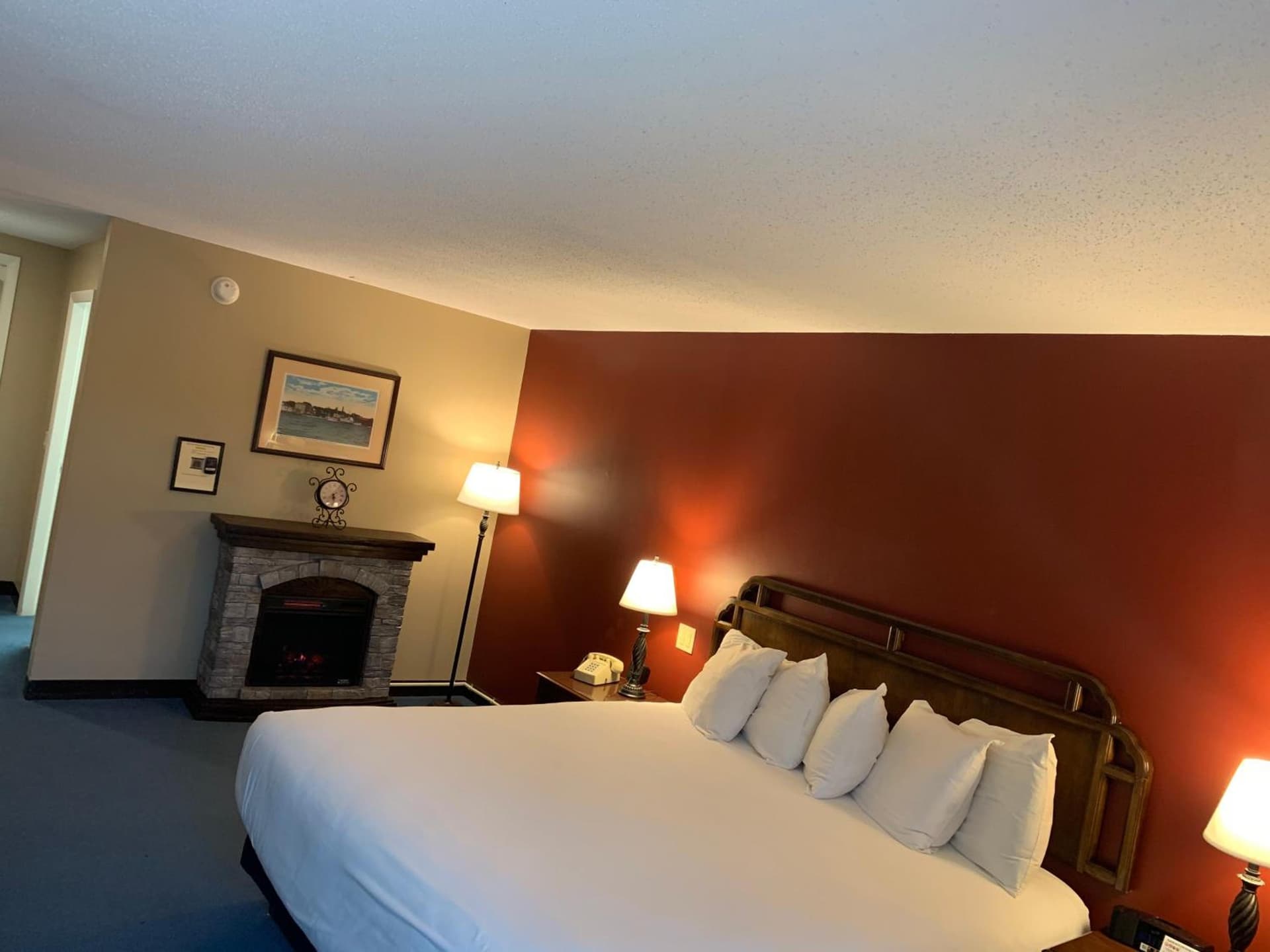 Fireside Inn & Suites Gilford gallery photo in Gilford — image 113