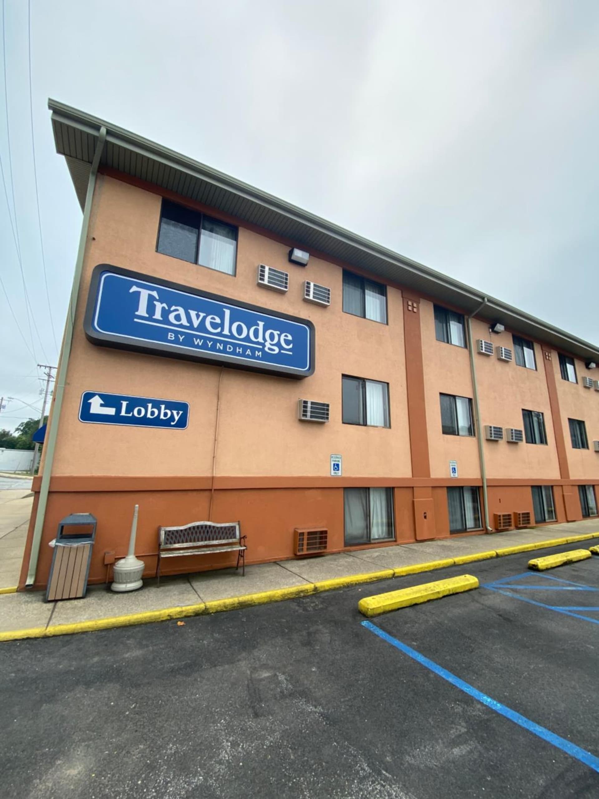 Travelodge by Wyndham La Porte/Michigan City Area gallery photo in LaPorte, IN — image 4