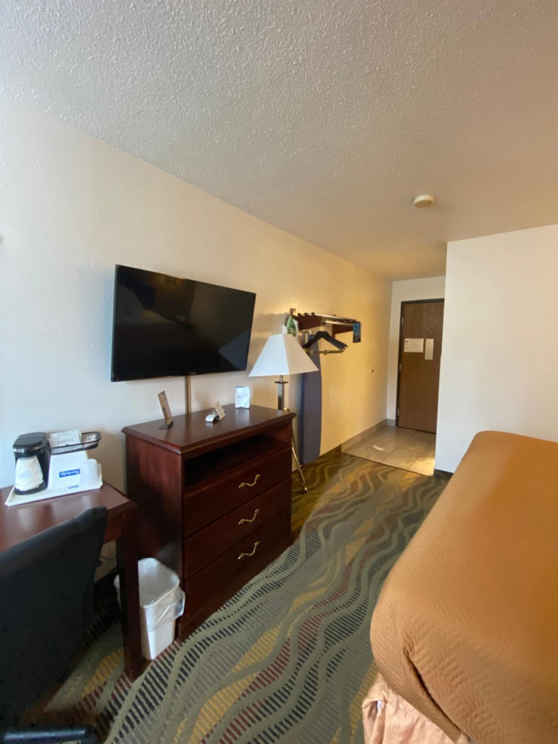 Travelodge by Wyndham La Porte/Michigan City Area gallery photo in LaPorte, IN — image 24