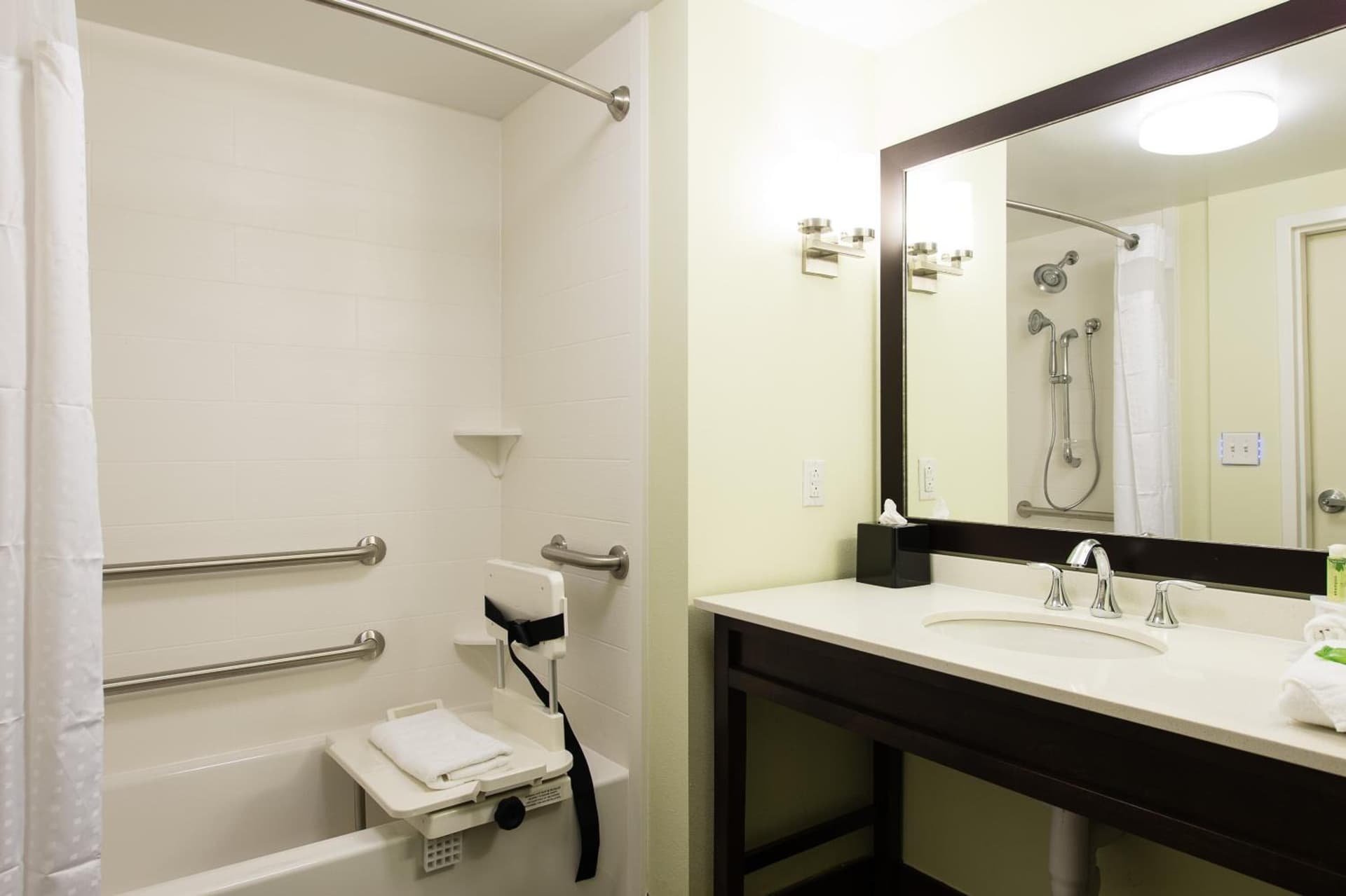 Holiday Inn Express & Suites Aiken by IHG gallery photo in Aiken, SC — image 28