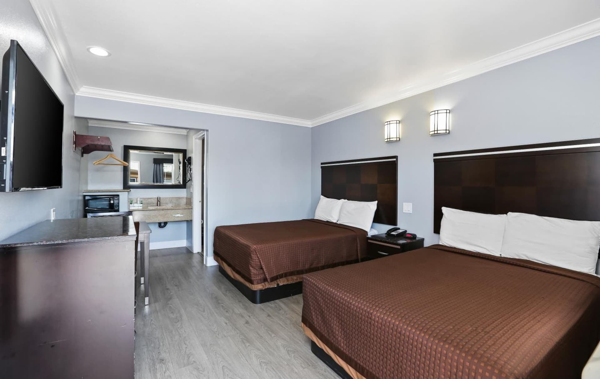 3rd Avenue Inn property views in La Habra, CA — gallery photo 3