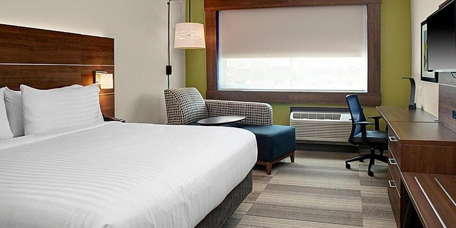 Holiday Inn Express & Suites - Houston NW - Cypress Grand Pky by IHG interior in Cypress — gallery photo 2