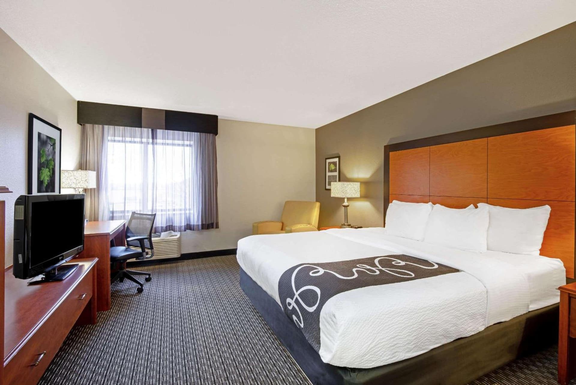 La Quinta by Wyndham Harrisburg Airport Hershey gallery photo in Harrisburg, PA — image 21