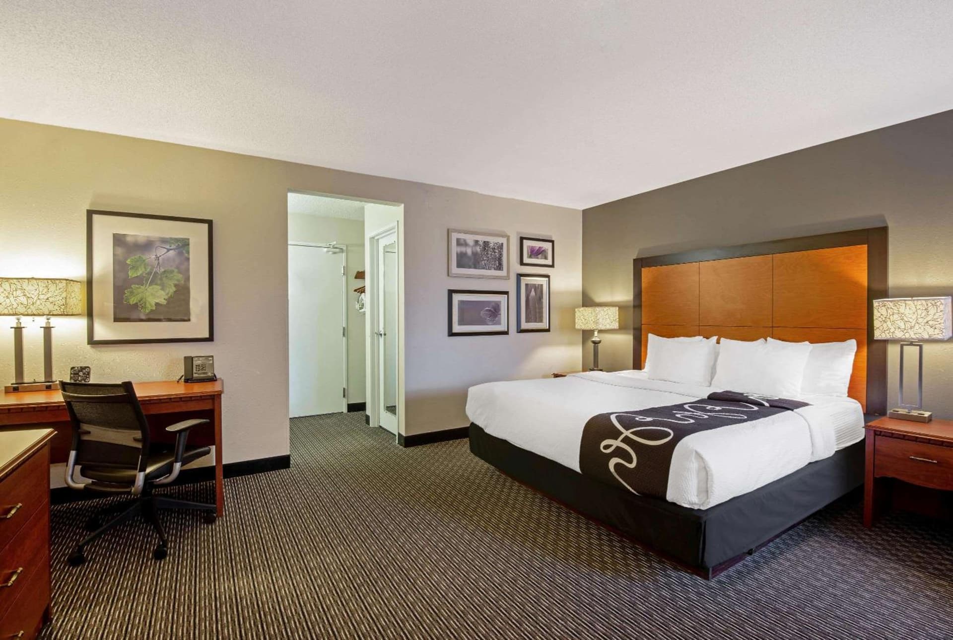 La Quinta by Wyndham Harrisburg Airport Hershey gallery photo in Harrisburg, PA — image 24
